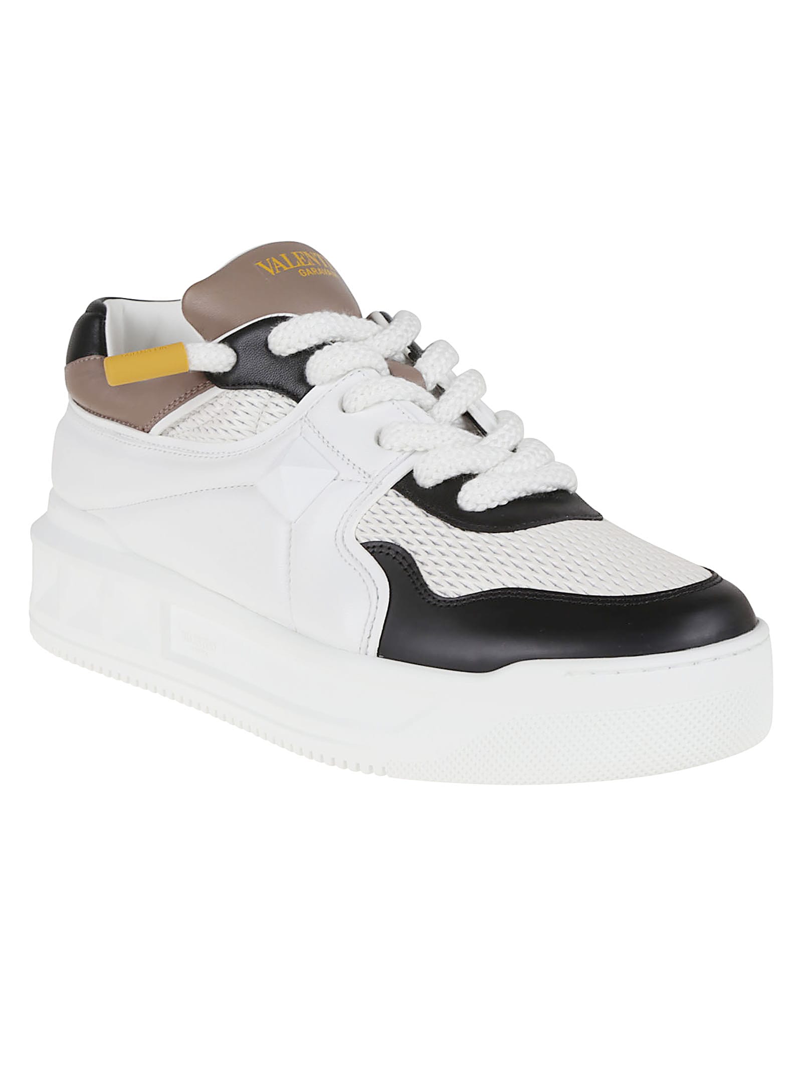 Valentino One Stud Xl Low-cut Casual Shoes