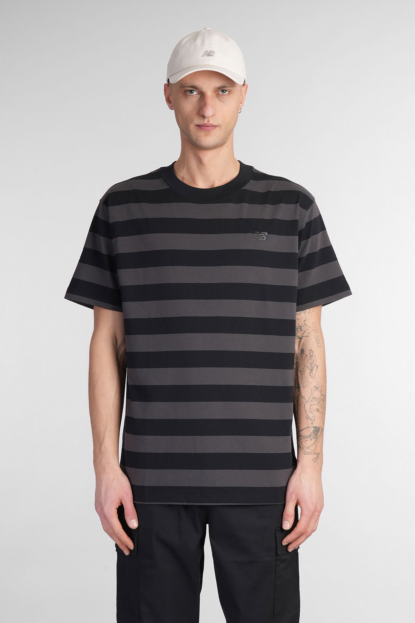 New Balance T-shirt In Black Cotton In Black