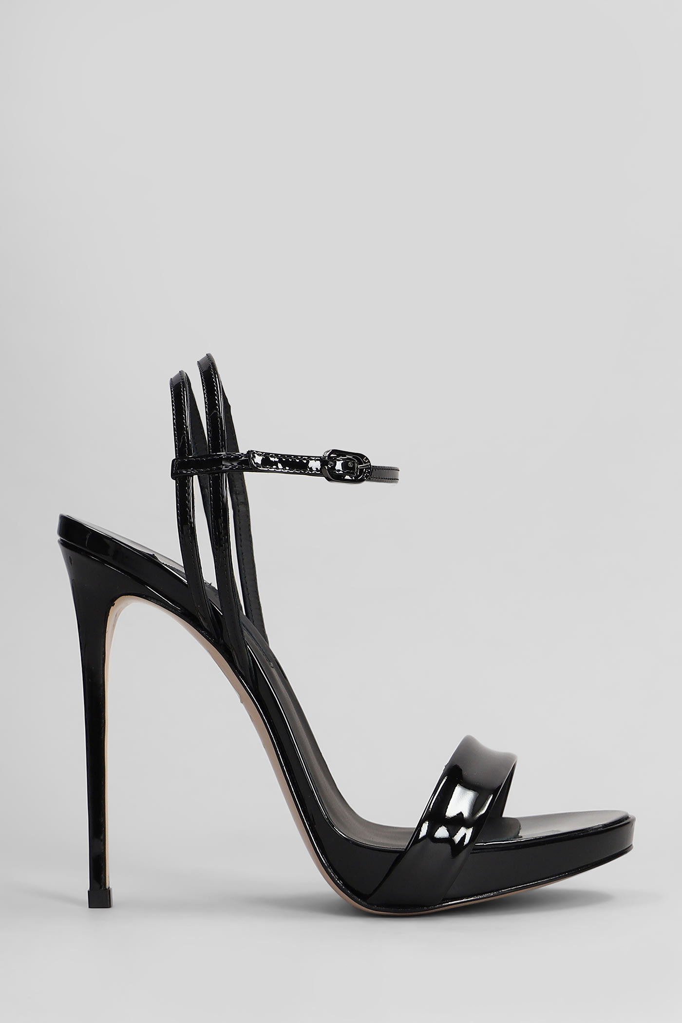 Le Silla Gwen Sandals In Black Patent Leather