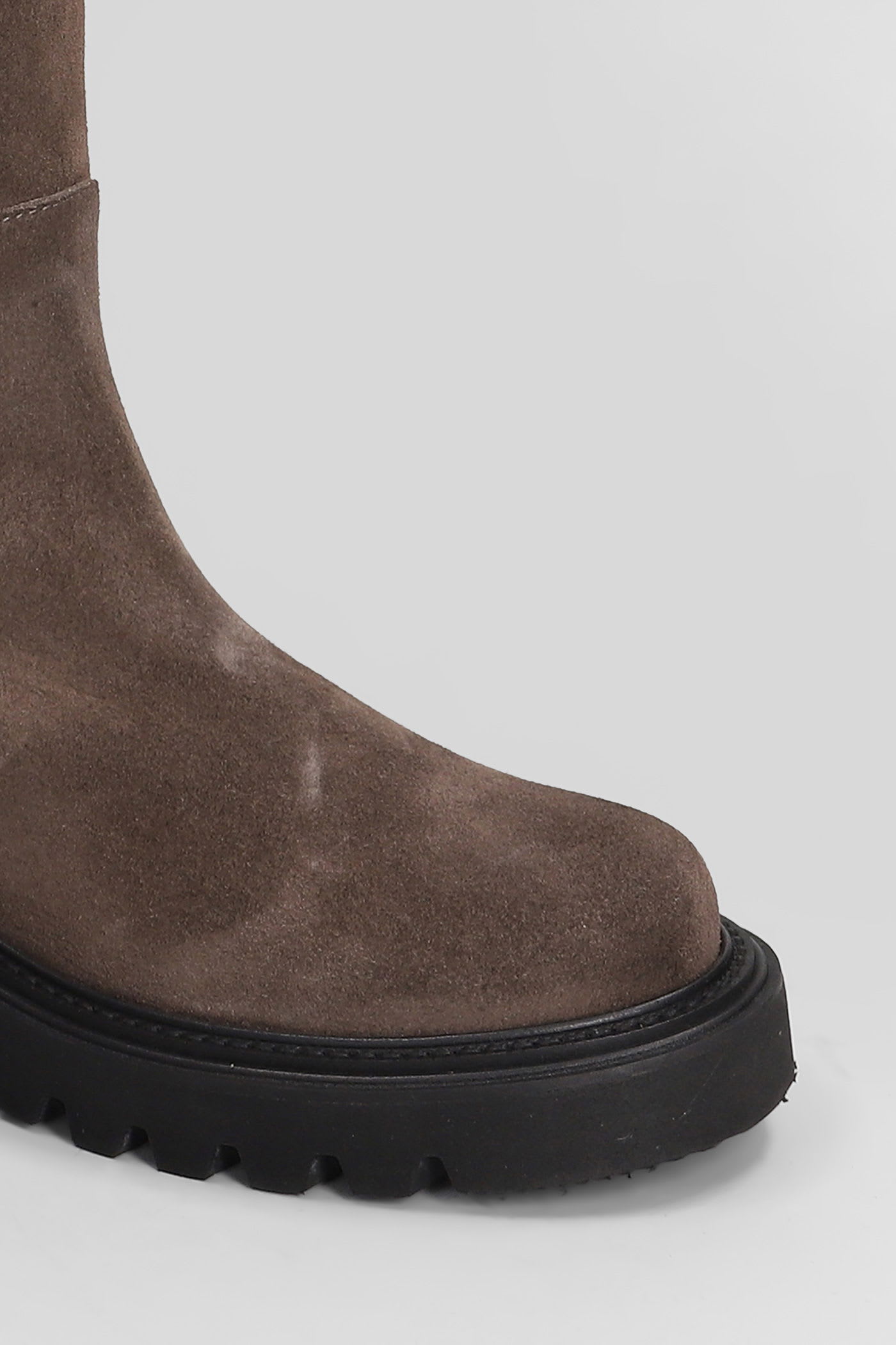 Via Roma 15 Low Heels Boots In Brown Suede In Brown