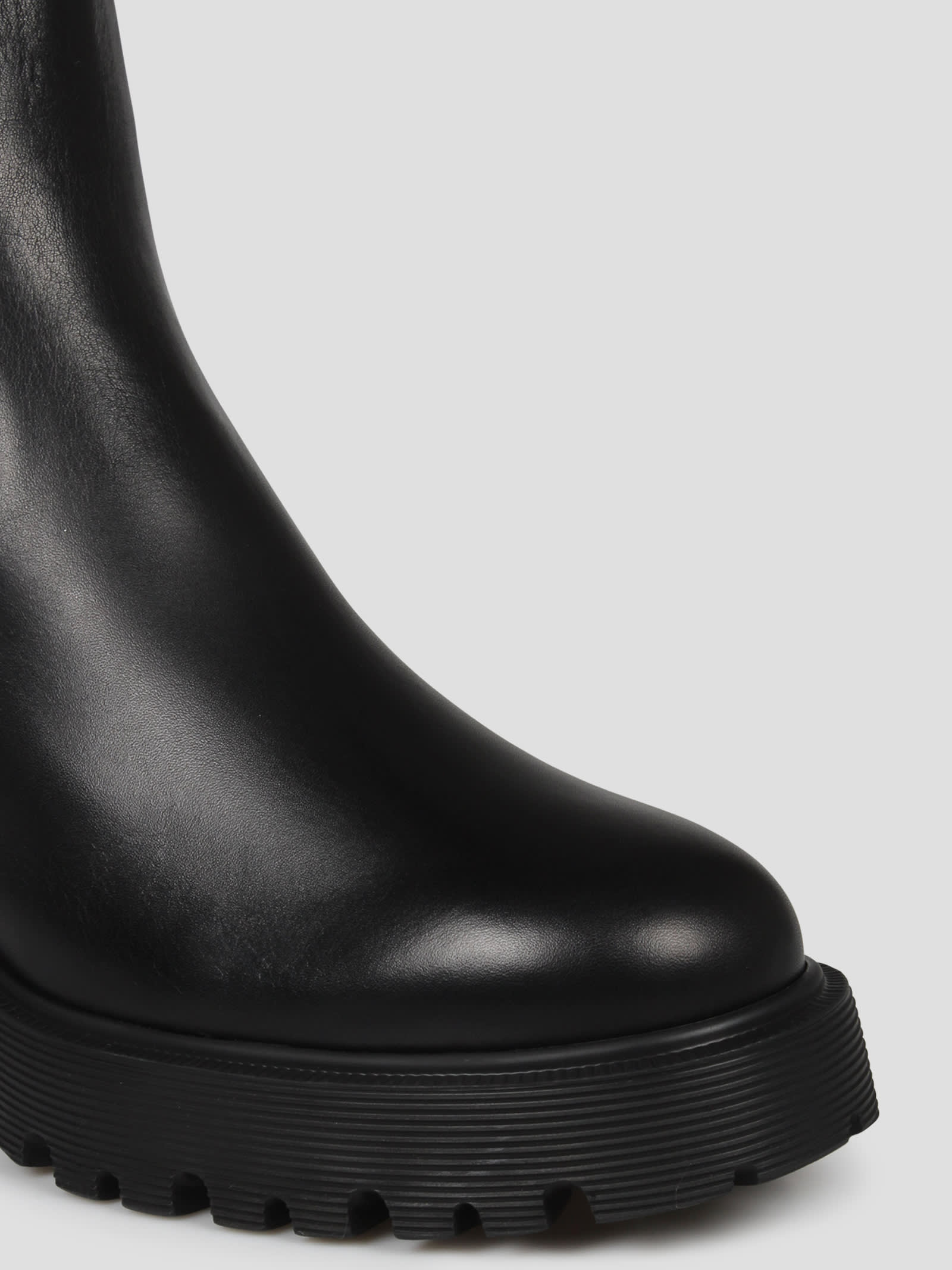 Shop Hogan H649 Chelsea Boots In Black