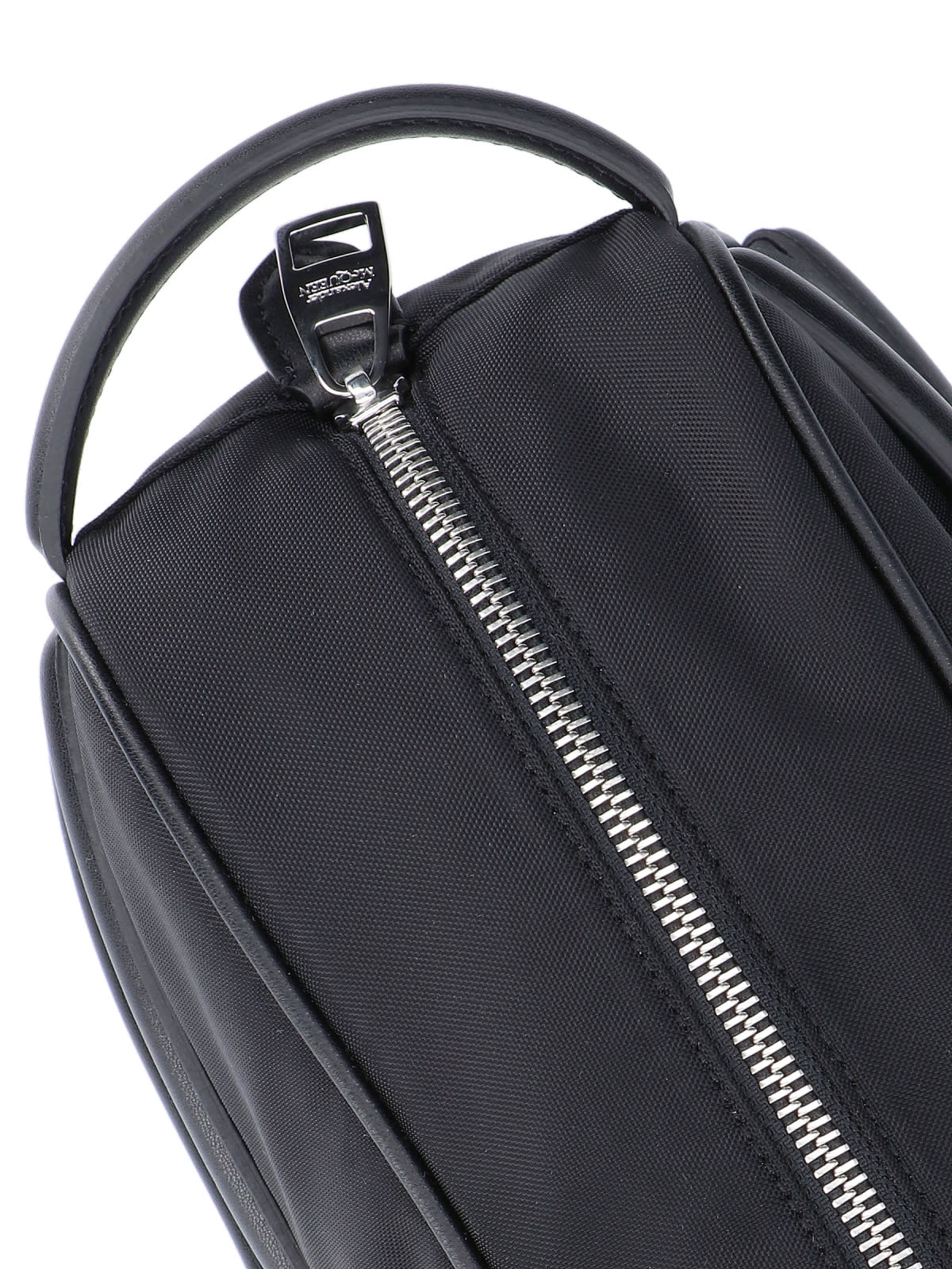ショルダーバッグ Alexander Mcqueen Beauty Case With Logo Alexander Mcqueen Beauty Case With Logo In Black | ModeSens