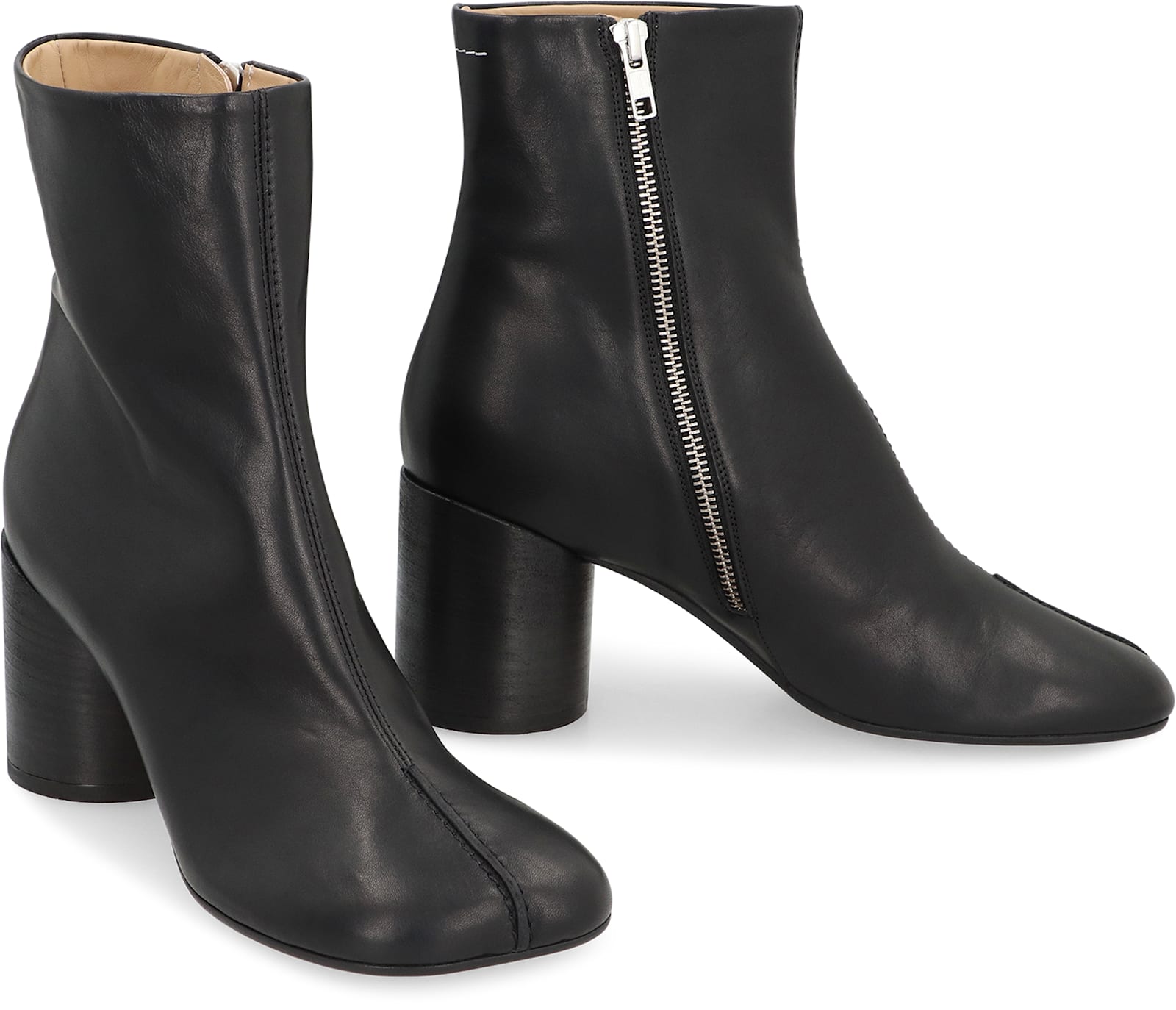 Mm6 Maison Margiela Round Toe Leather Ankle Boots With Seam Detailing In Black