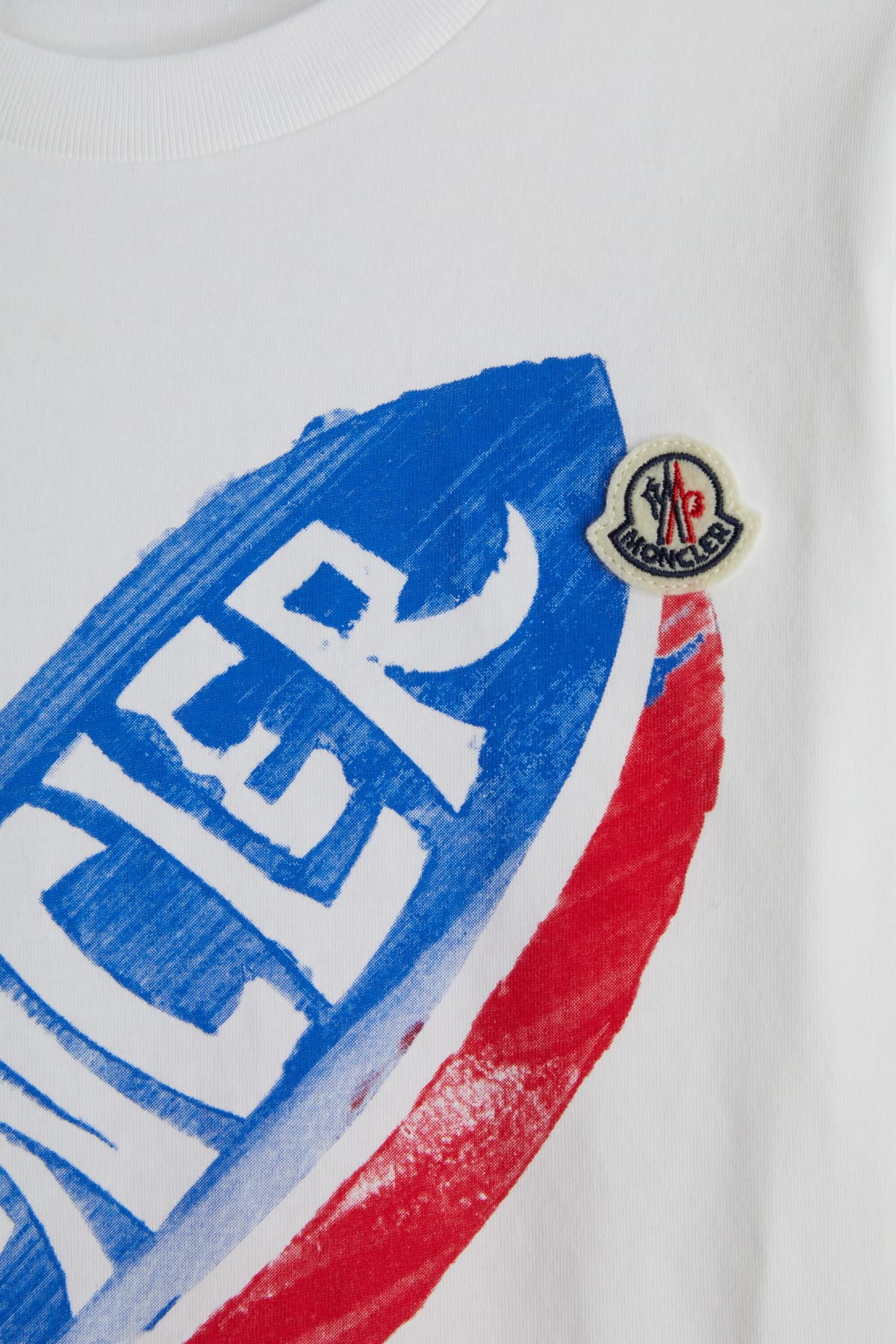 Shop Moncler T-shirt In S07