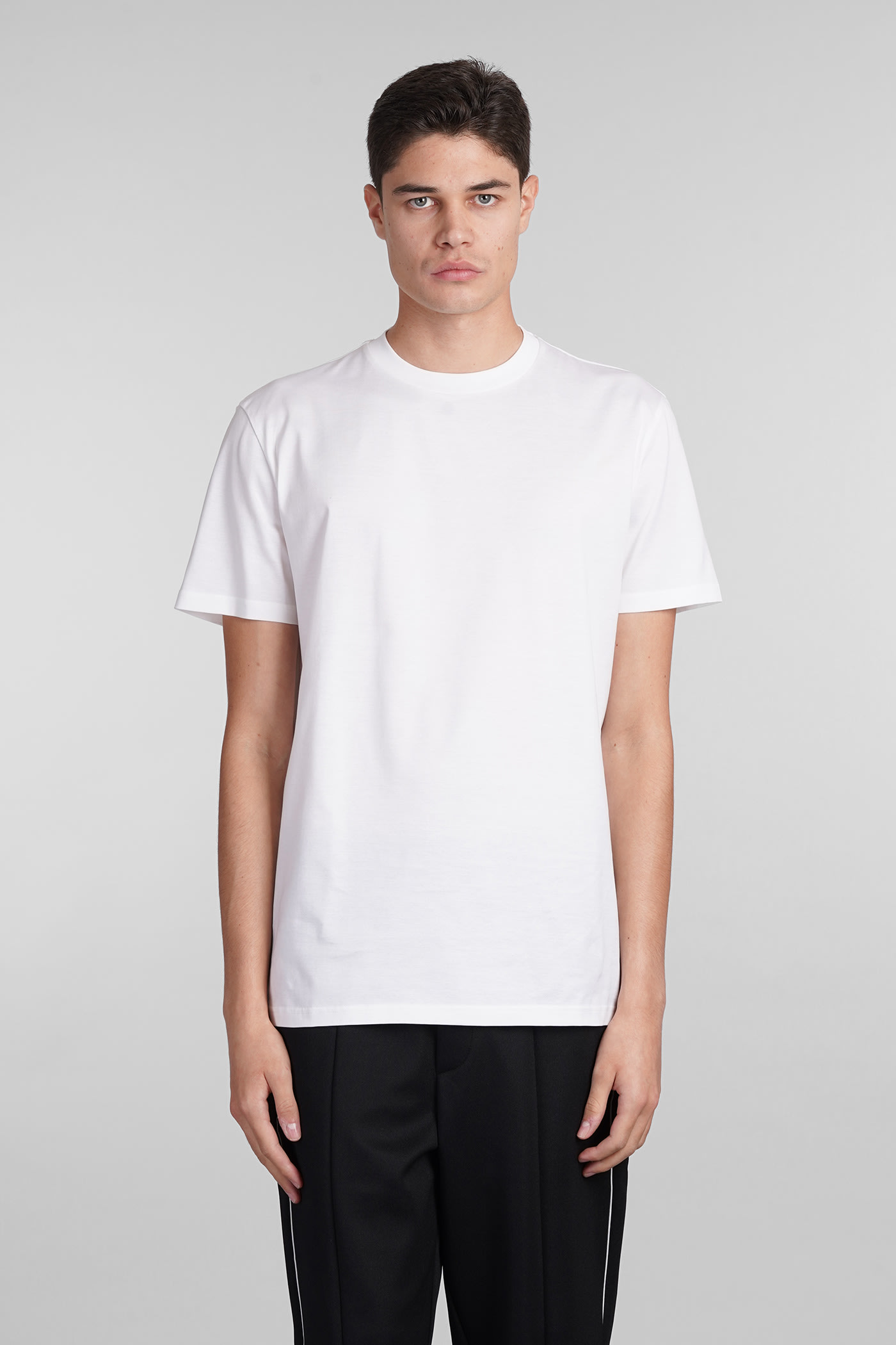 B213 Basic T-shirt In White Cotton