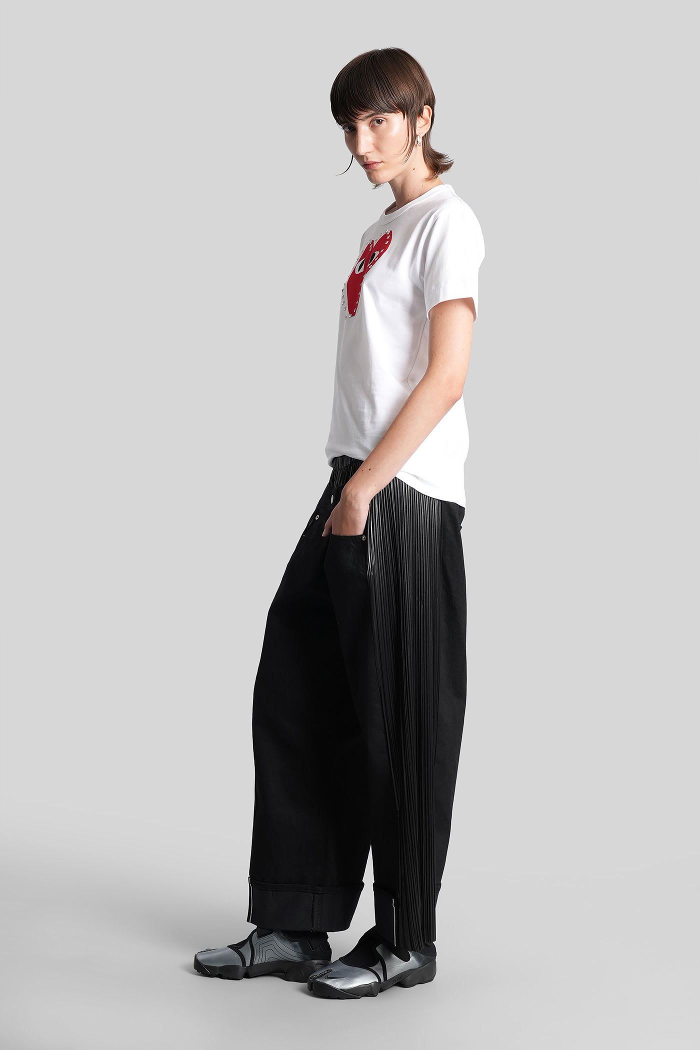 Comme Des Garçons Play Crew Neck Graphic Print Stud Embellishments In White