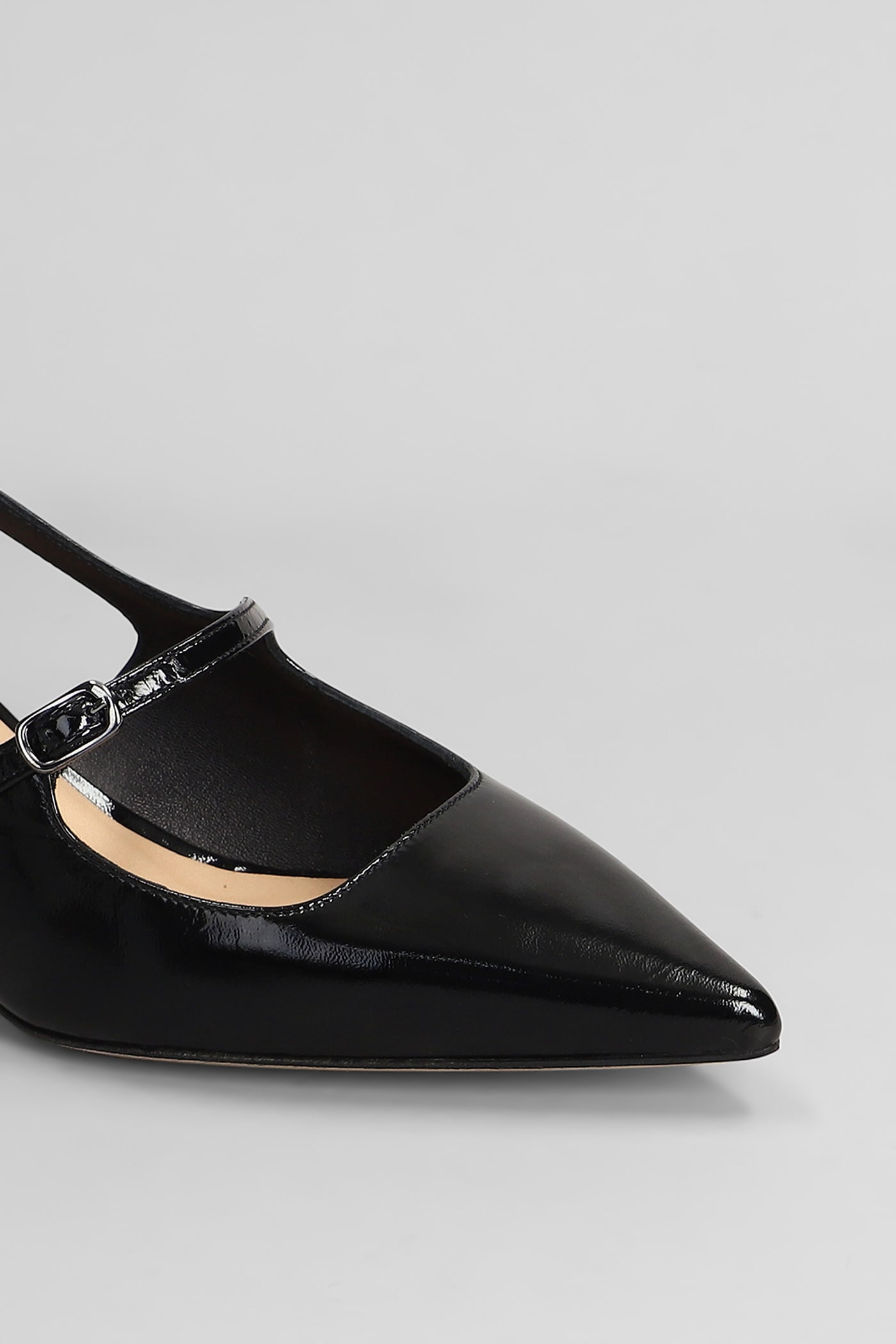 Julie Dee Pumps In Black Leather In Black