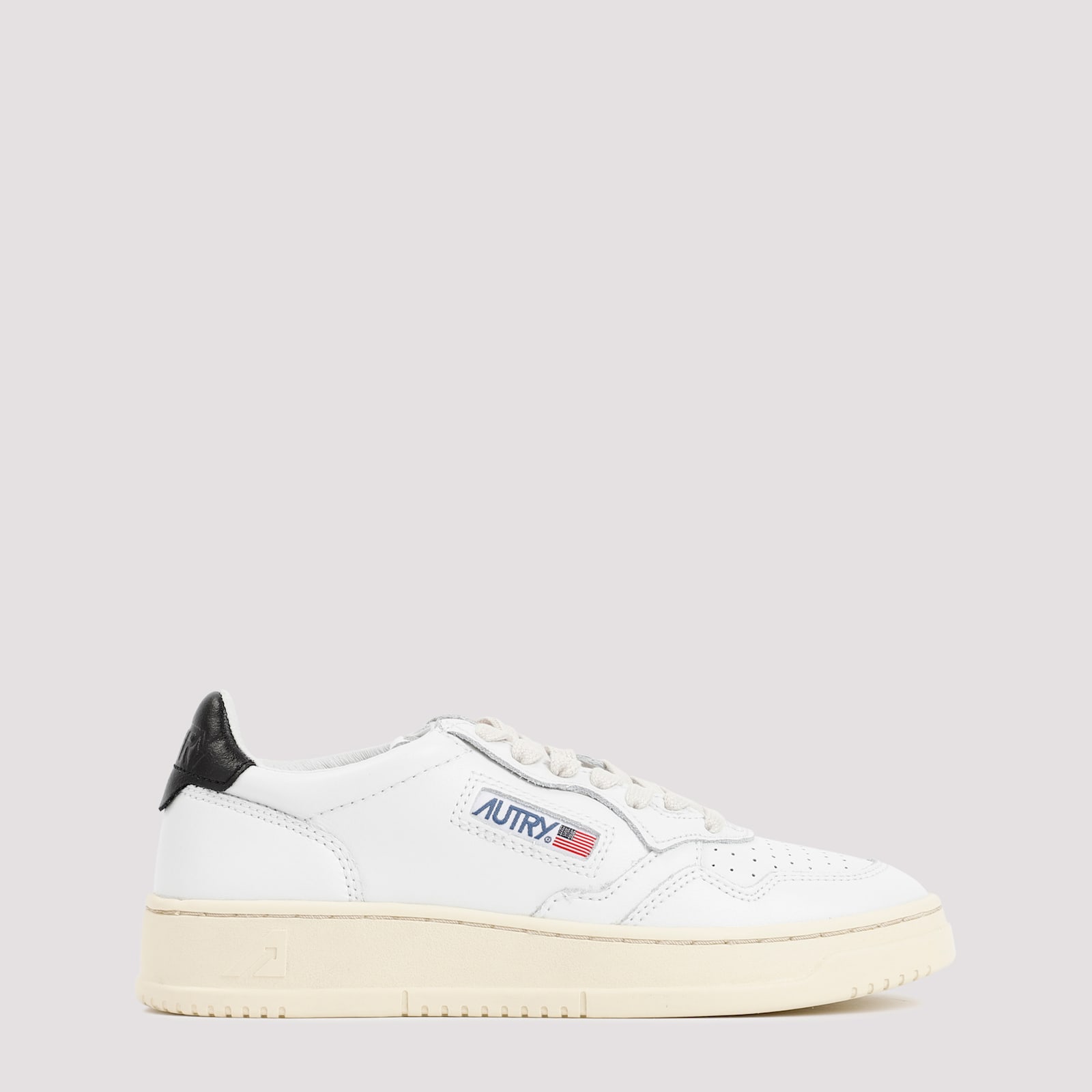 Shop Autry Medalist Leather Low Sneakers In Wht Black