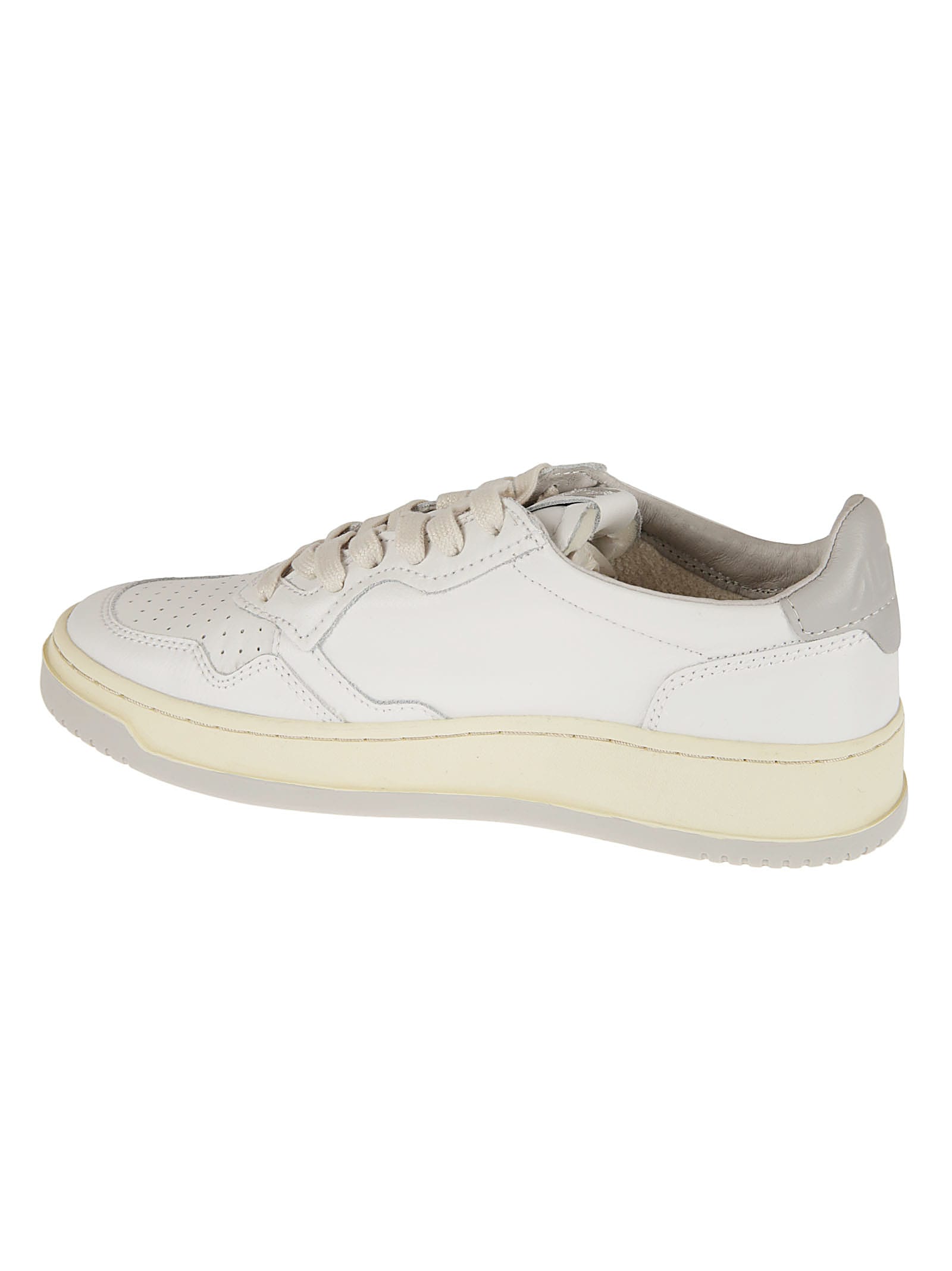 Autry Logo Patched Low Sneakers In White/vap