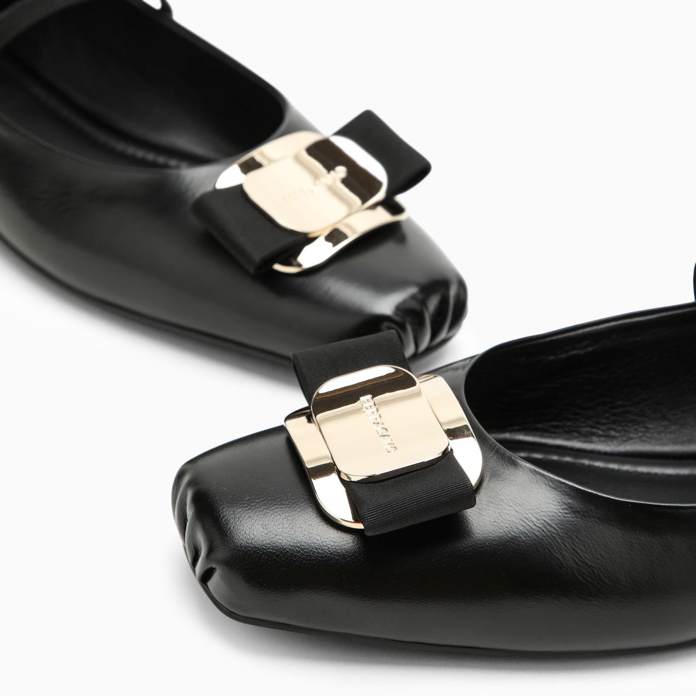 Ferragamo Black Leather Ballerina In Multi