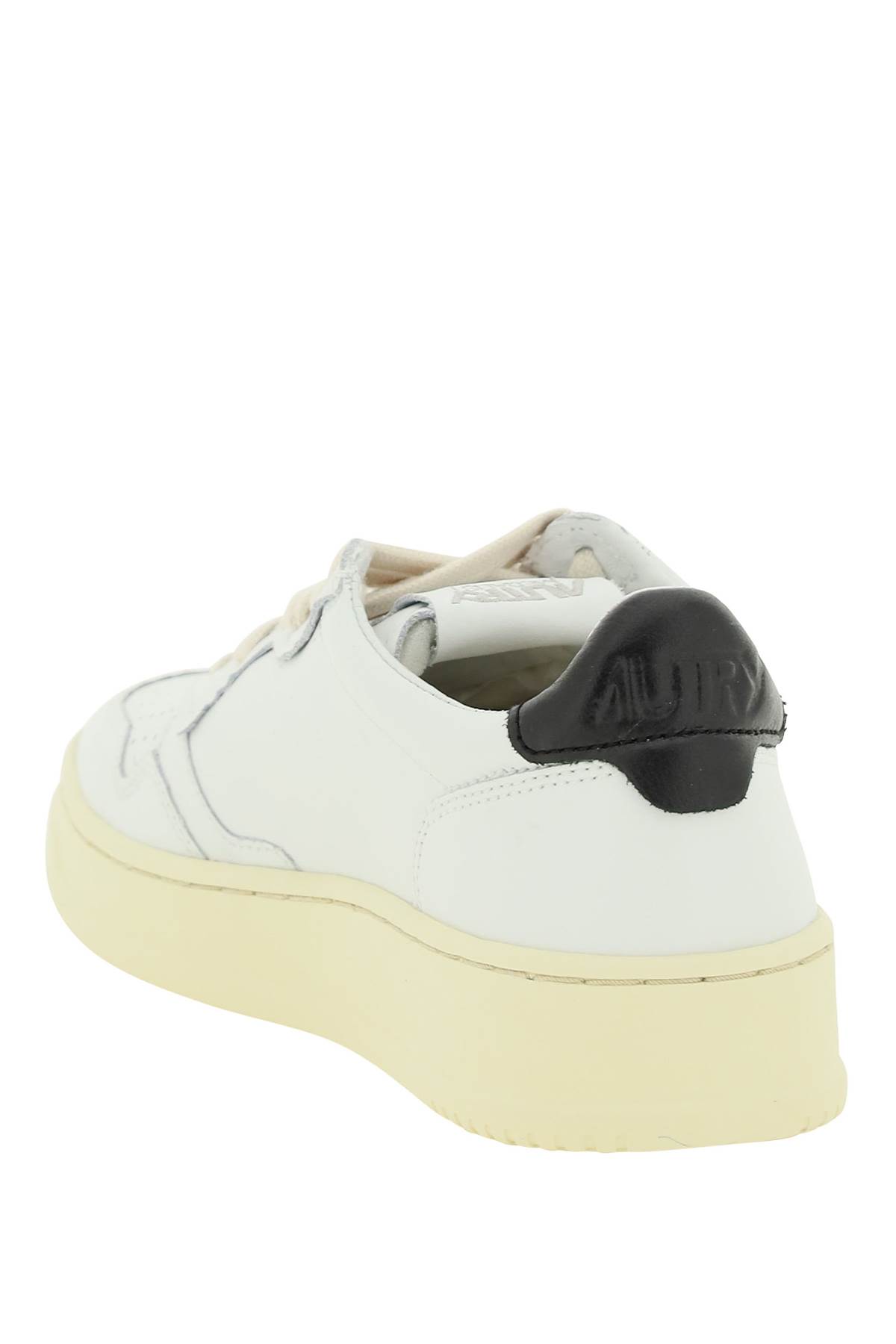 Autry Medalist Low White Sneakers With Contrasting Heel Tab In Leather Man