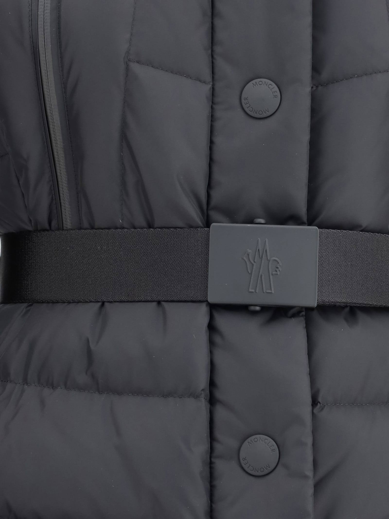 Moncler Beverley Down Jacket In Black