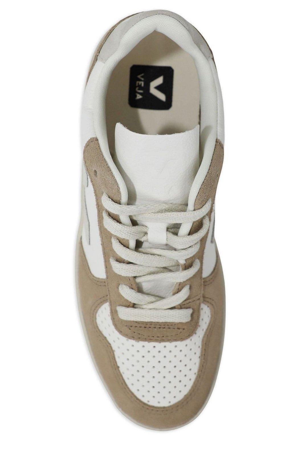 Veja V10 Chromefree Low-top Sneakers In Extra White Natural Sahara