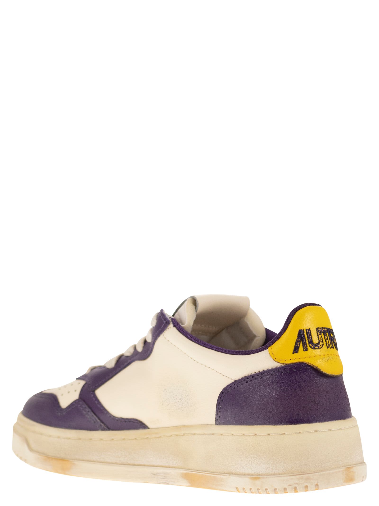 Shop Autry Medalist - Super Vintage Trainers