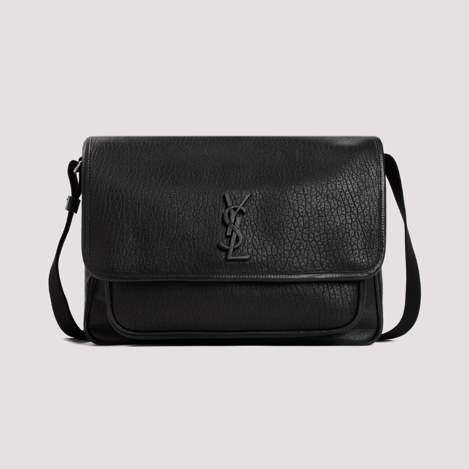 Saint Laurent Niki Logo Plaque Messenger Bag In Nero