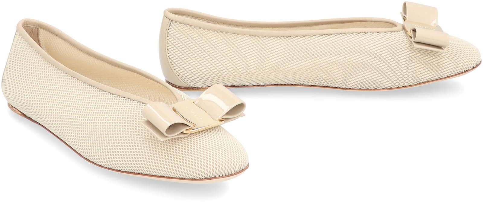 Ferragamo Bow Mesh Round Toe Ballet Flats In Grey