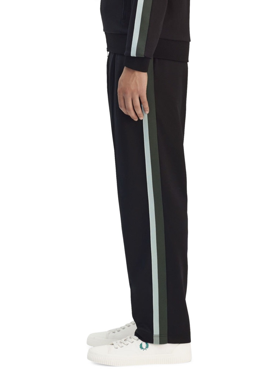 Fred Perry Truck Pants In Black