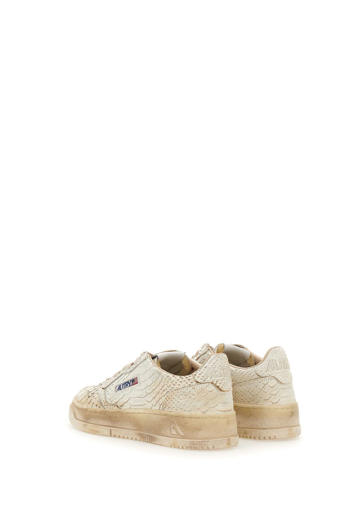 Shop Autry Avlw Pc06 Sneakers In White