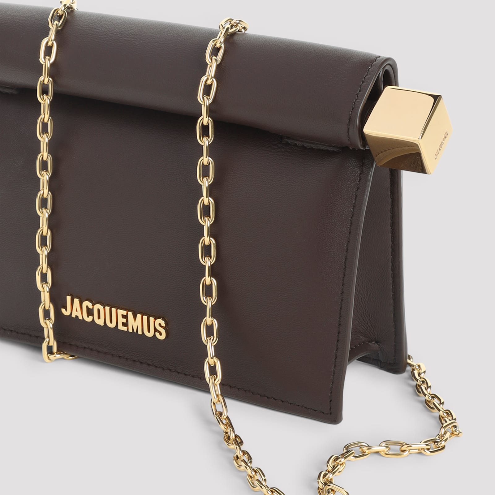 Jacquemus La Pochette Rond Carré In Brown