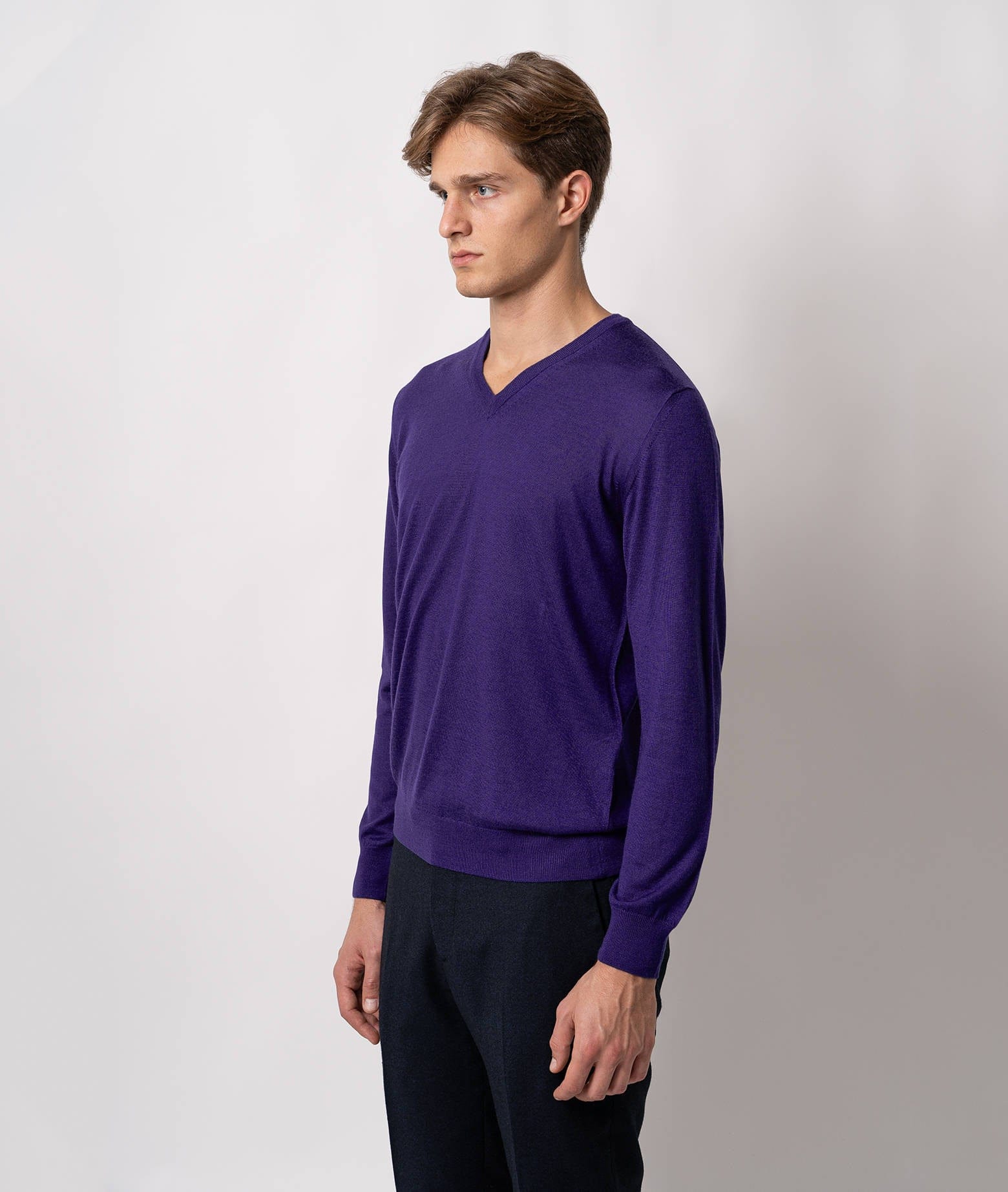 Larusmiani V-neck Sweater Pullman Sweater In Purple