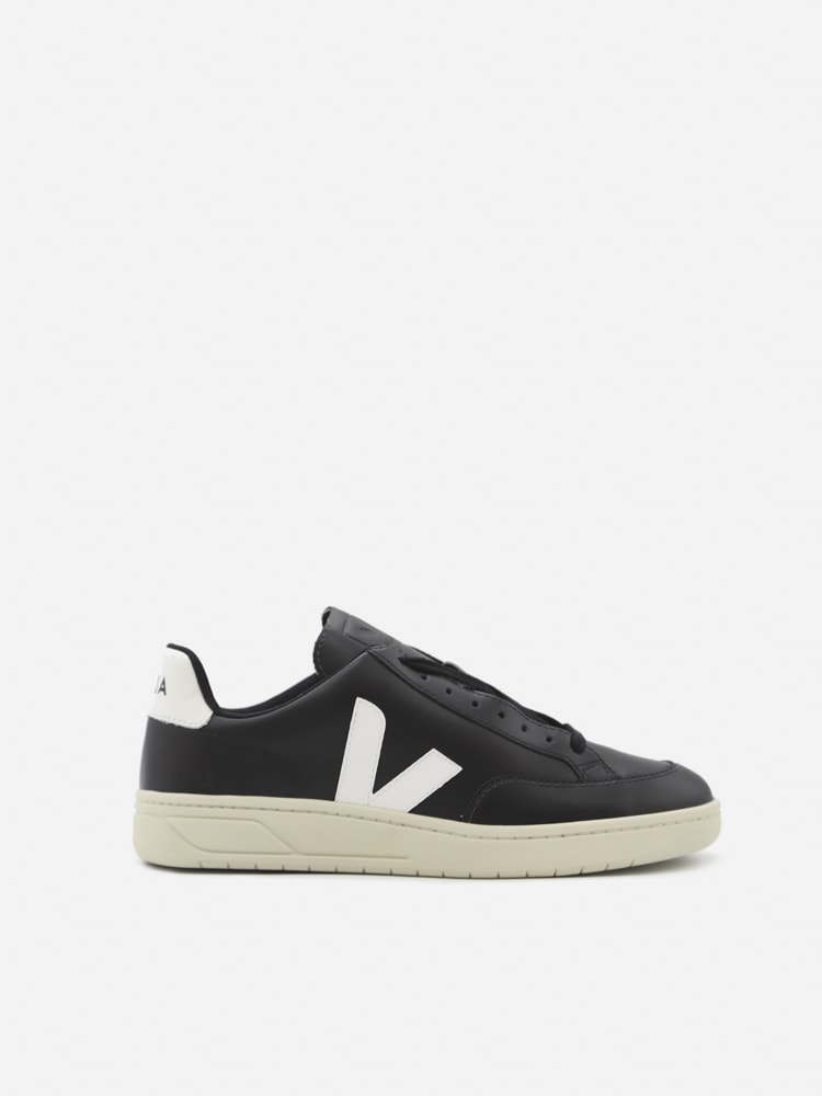 Veja V-12 Sneakers In Leather With Contrasting Heel Tab