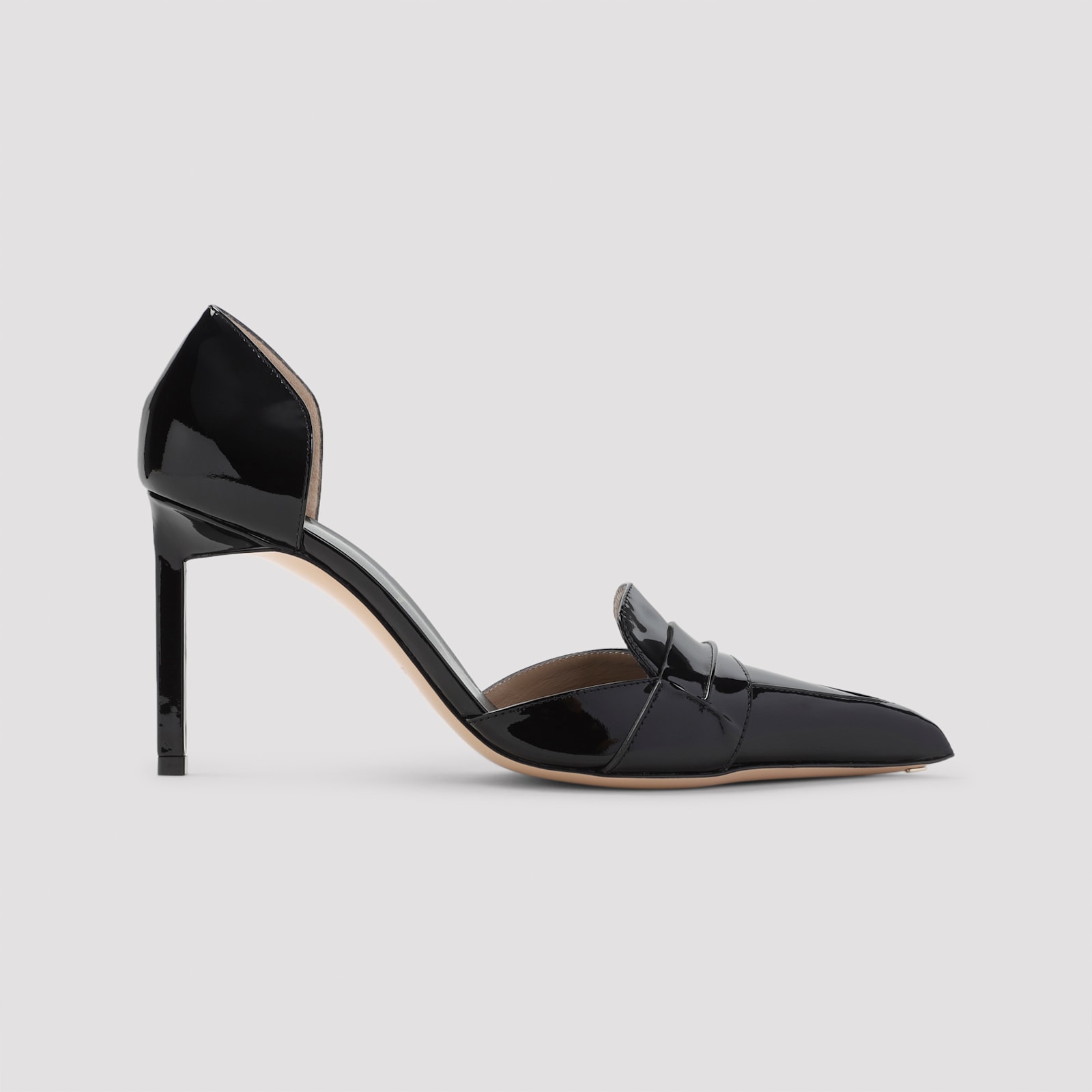 Tom Ford Stylish Pointed Toe Patent Finish Pumps In Black