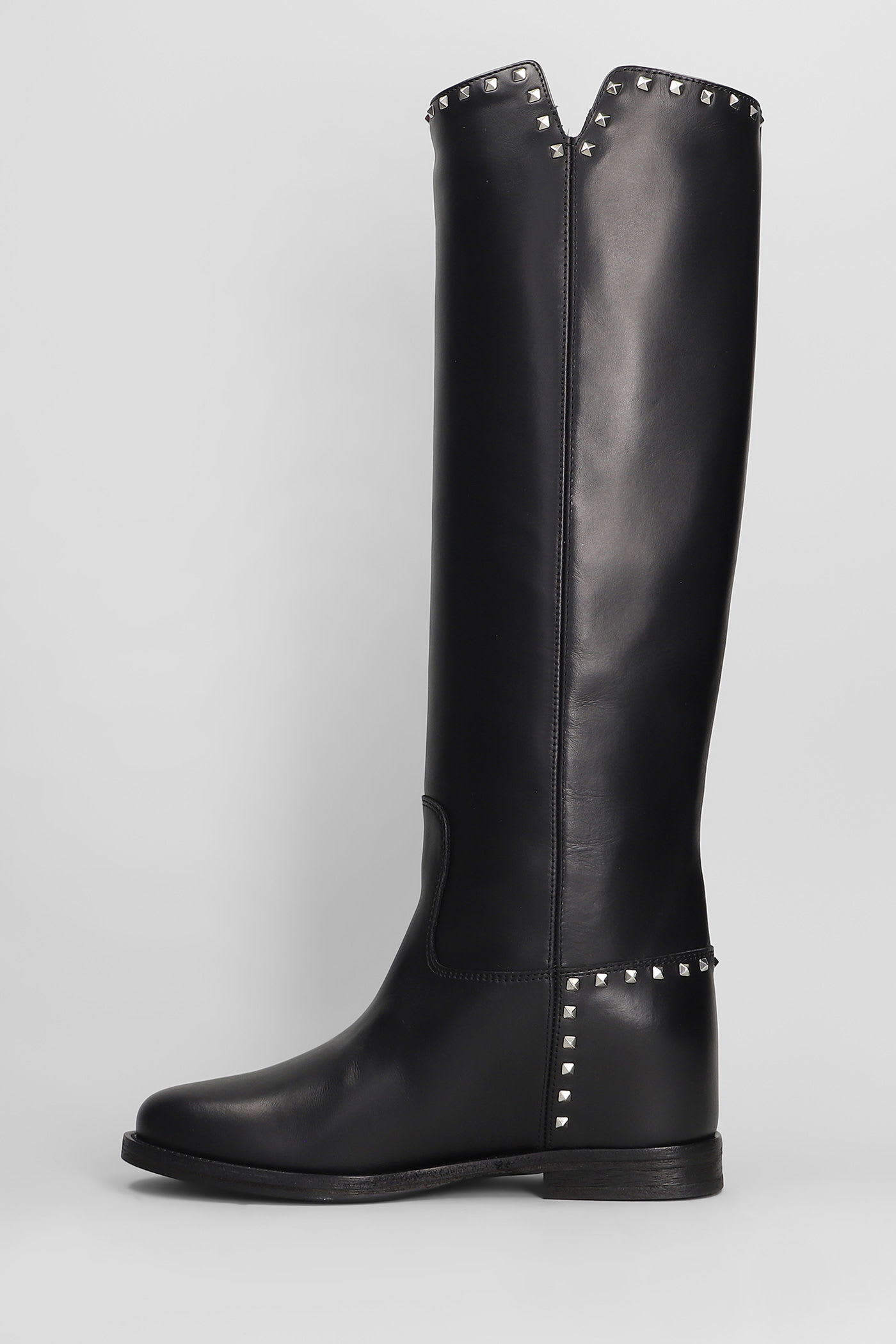 Via Roma 15 Split Boot With Pyramid Edges In Black