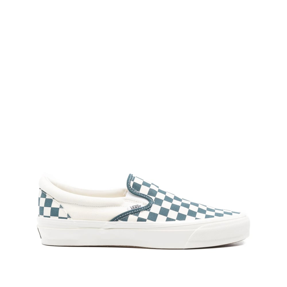 Vans Lx Classic Slip-on 98 Stargazer Sneakers In White
