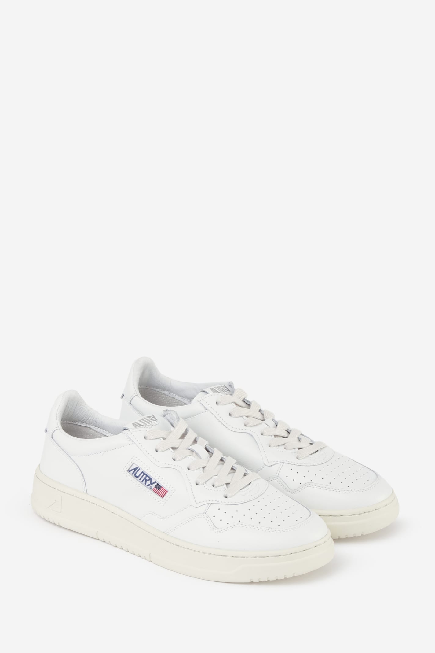 Shop Autry 01 Low Sneakers In White