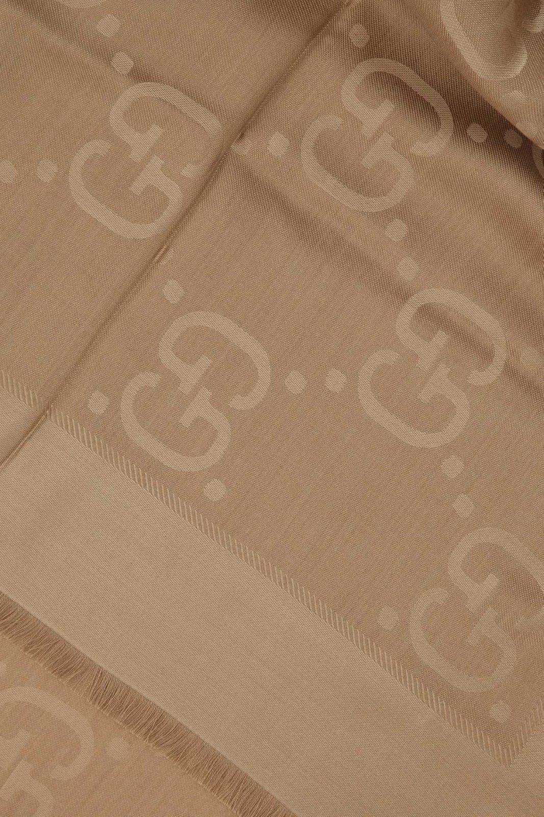 Gucci Gg Jacquard Frayed-edge Shawl In 9800