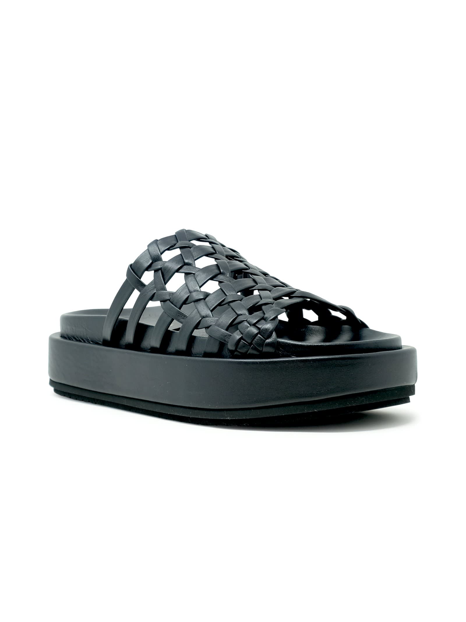Paloma Barceló Paloma Barcelo Leather Nadira Flat Sandals In Black