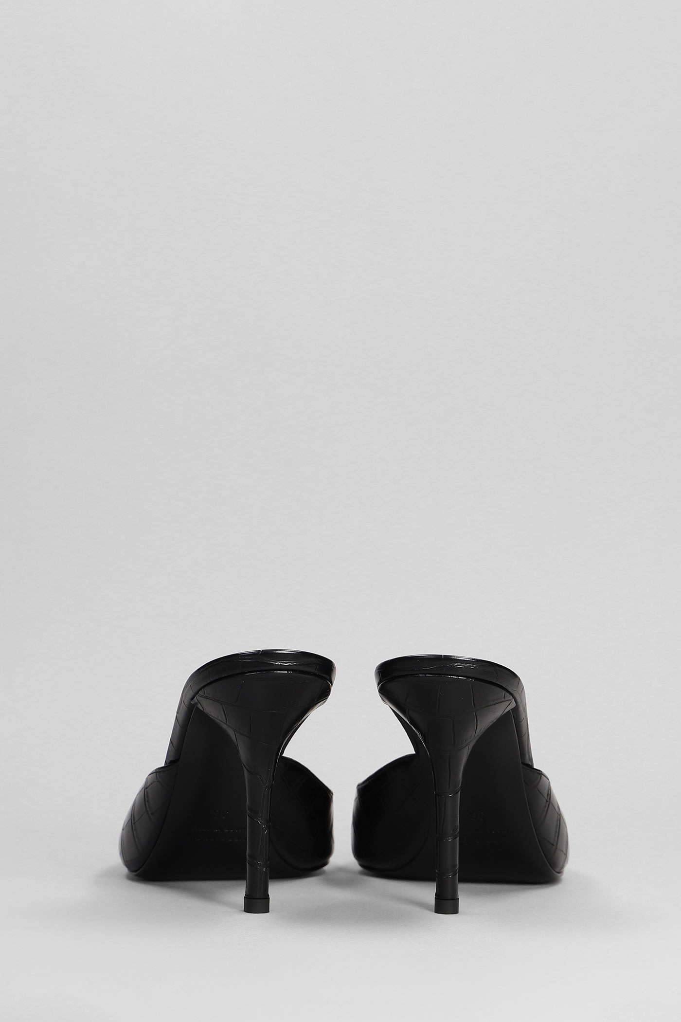 Shop Gia Borghini Perni 04 Slipper-mule In Black Leather