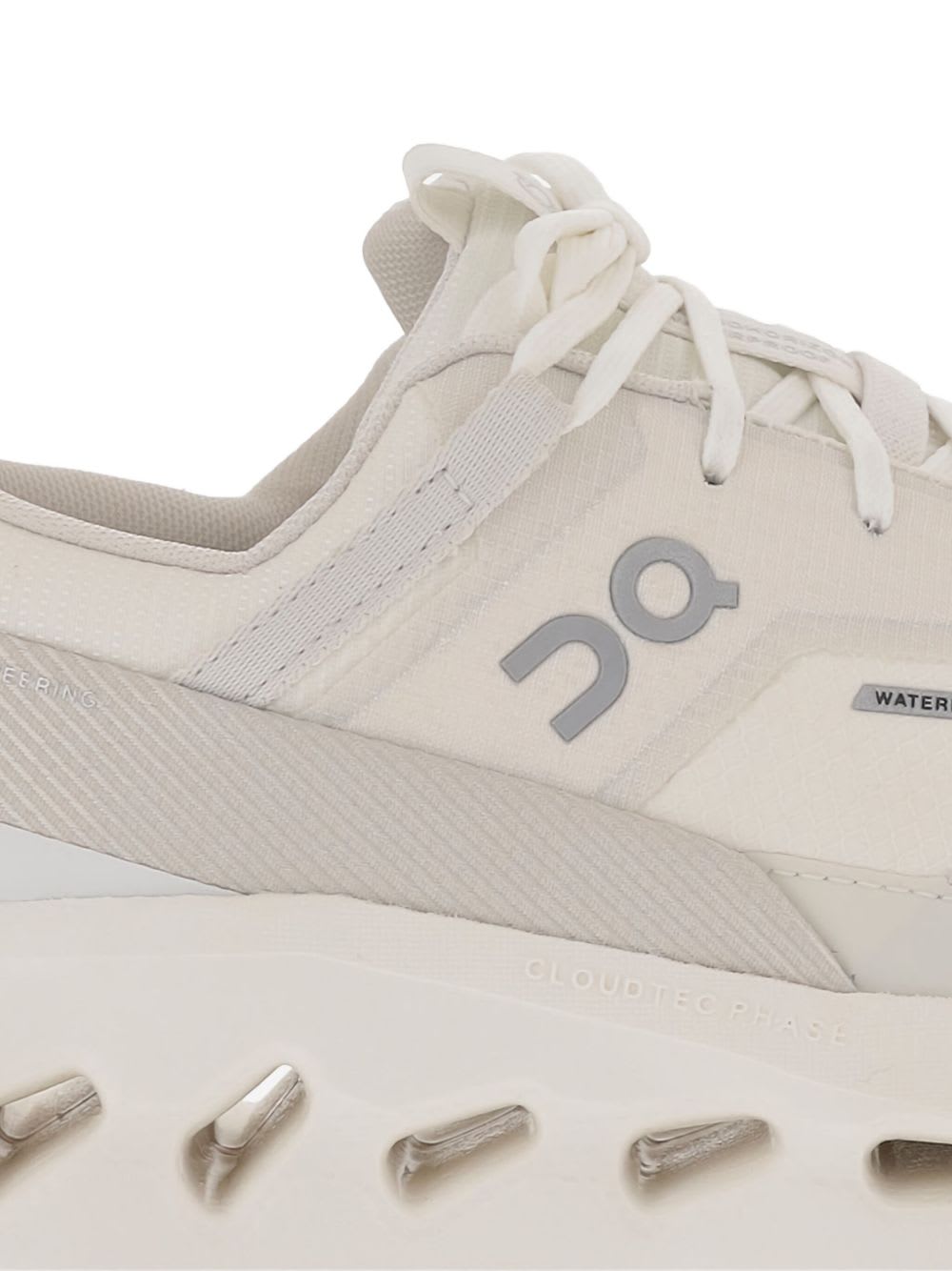 On Horiz Cloud Waterproof Sneakers In White