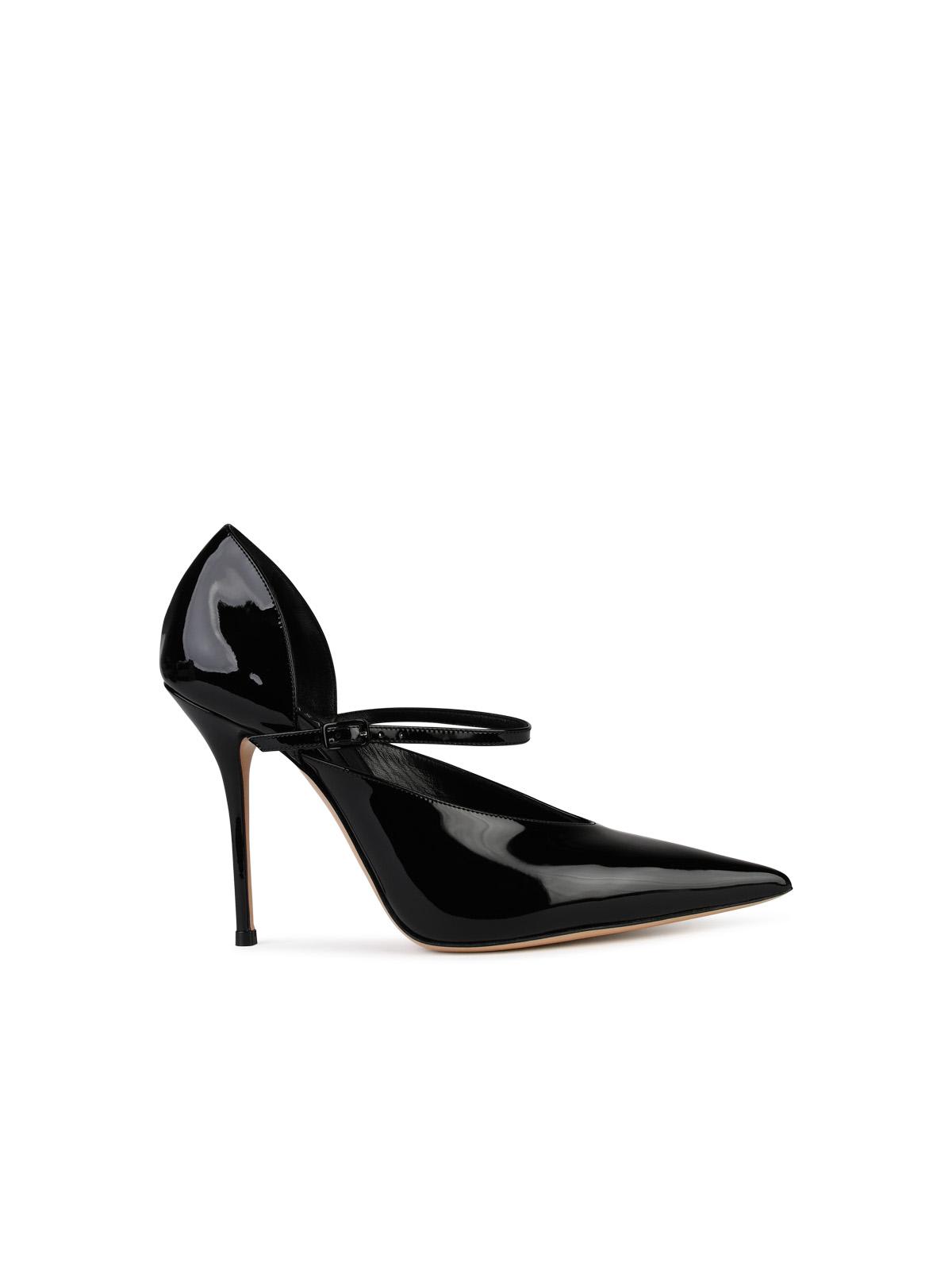 scarlet Black Shiny Leather Pumps