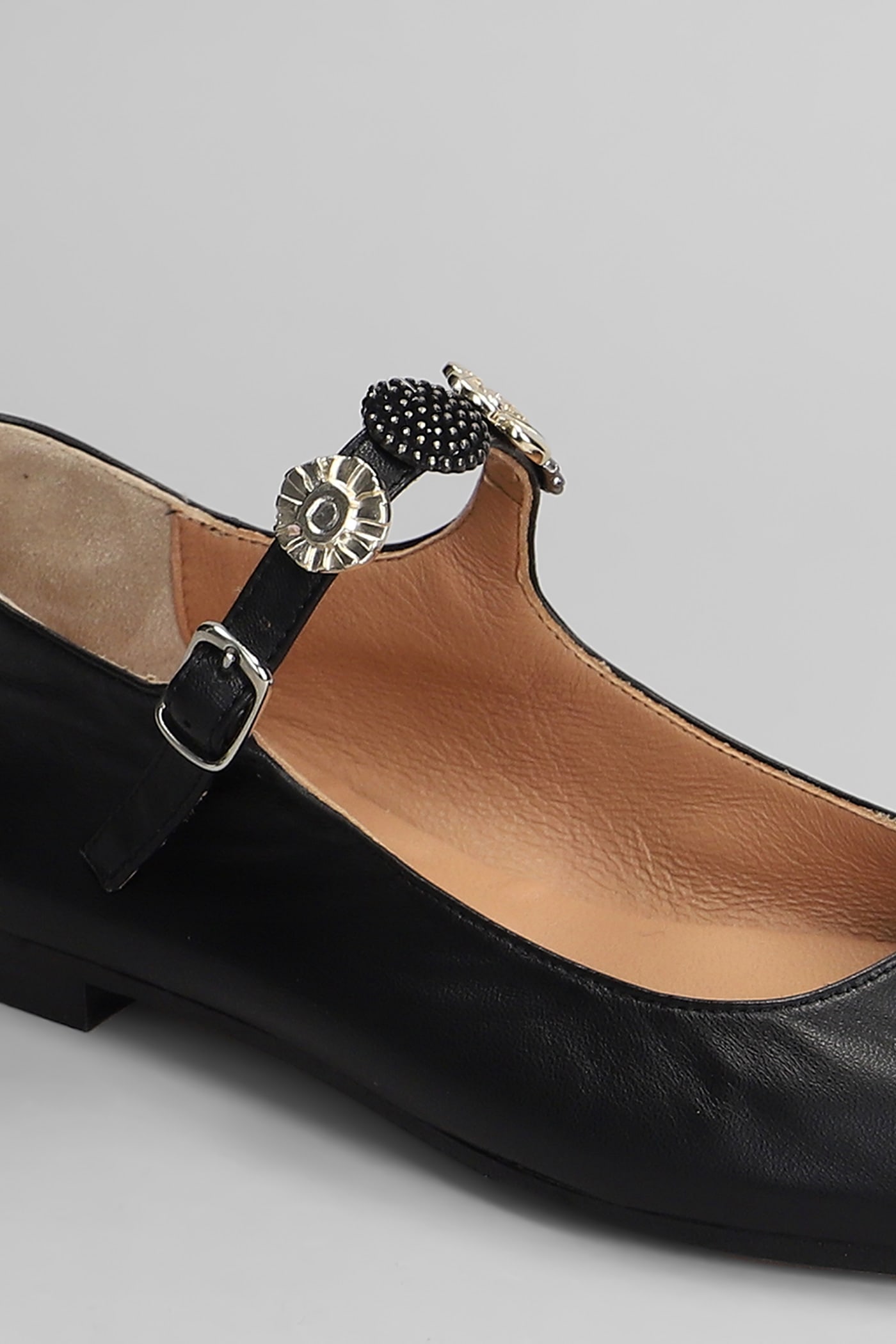 Anniel Leather Ballerina Shoes In Black