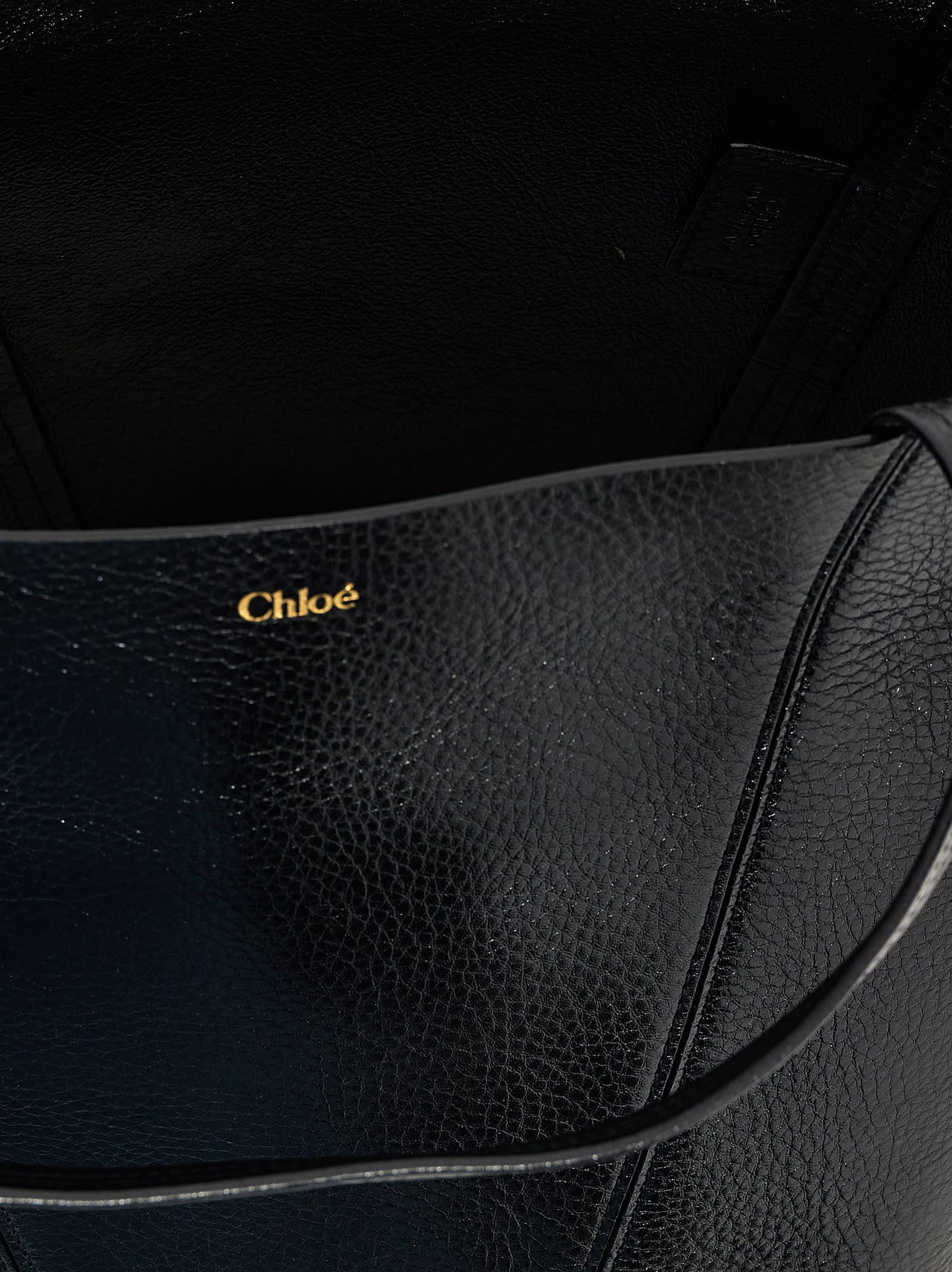 Chloé Large Leather Shopping Bag With Metal Charm In Black