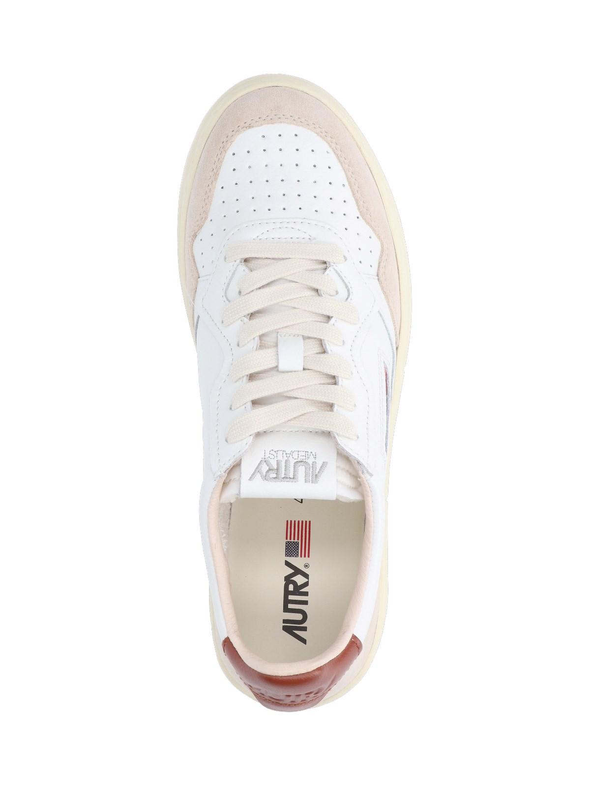 Shop Autry Medalist Low-top Sneakers In Leat Suede Wh Coco Shl