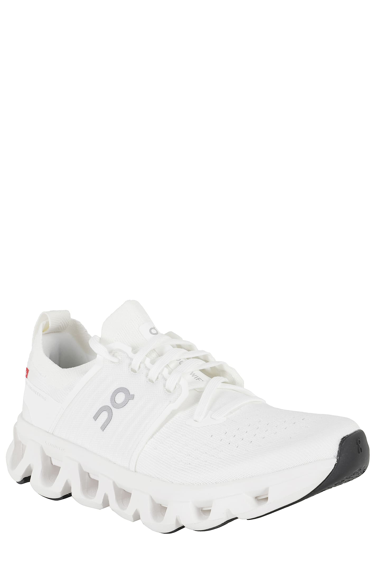 On Cloudswift 4 In White
