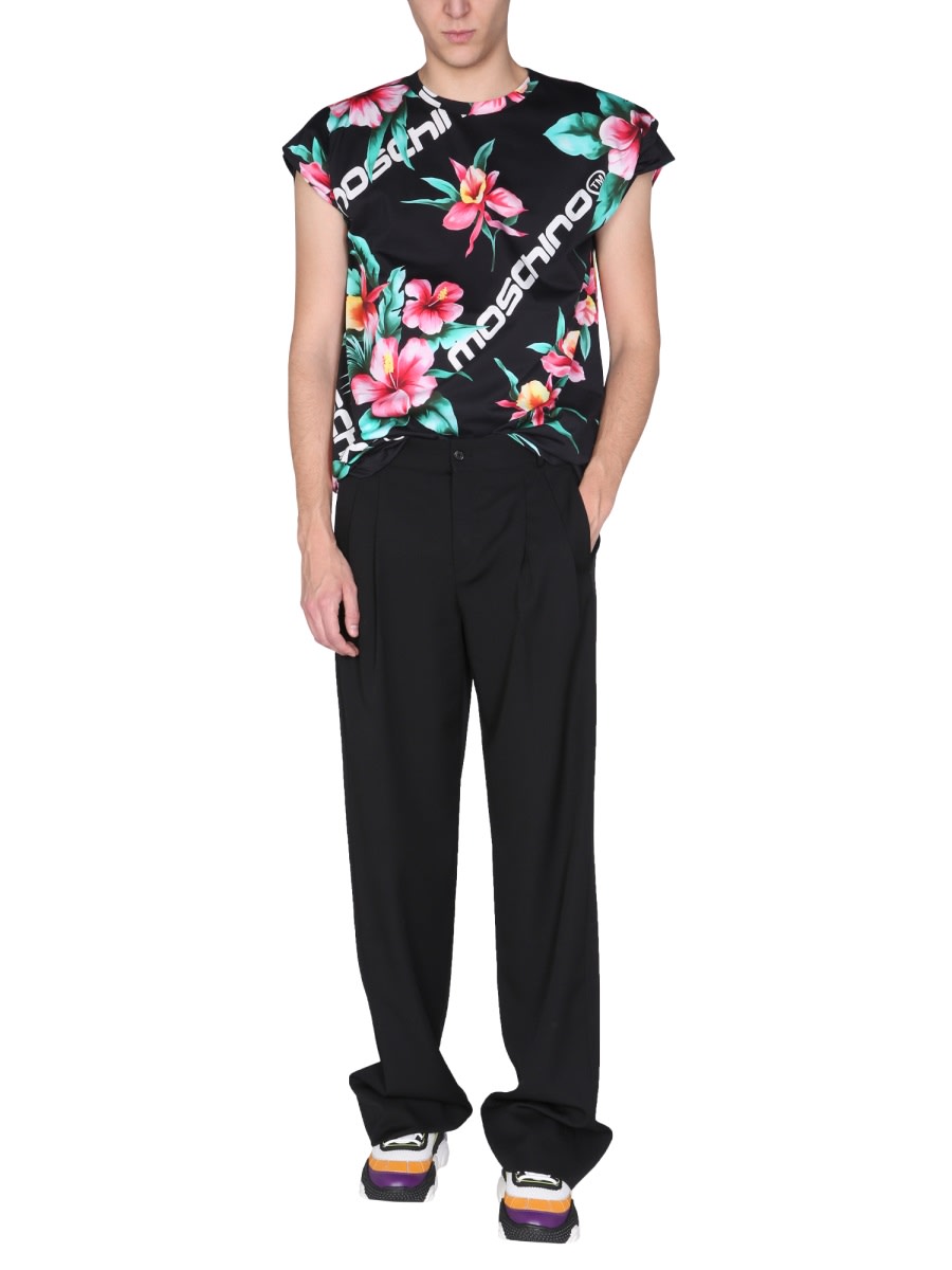 Shop Moschino Floral Print T-shirt In Black