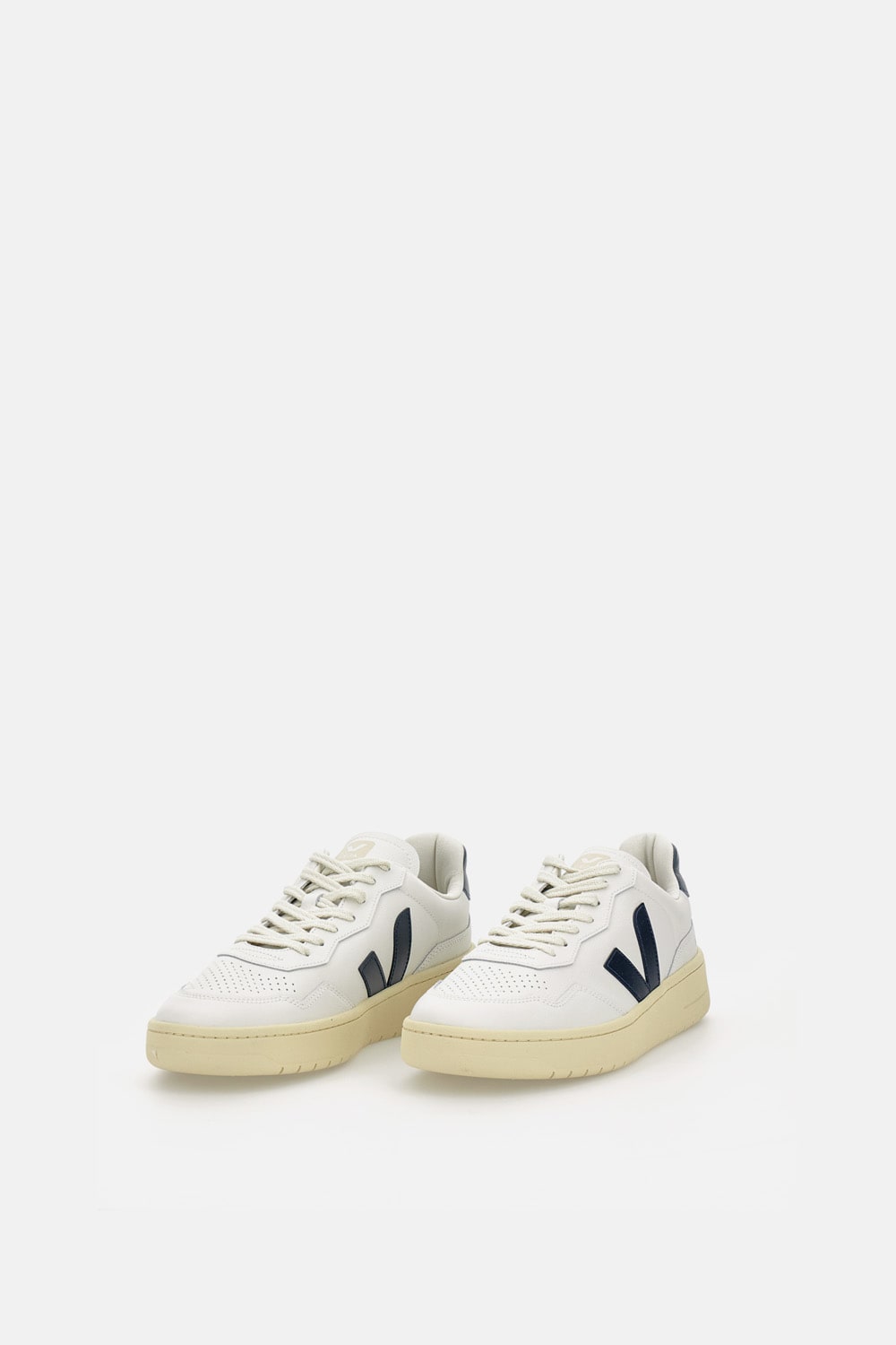 Veja V 90 Sneakers In Neutral