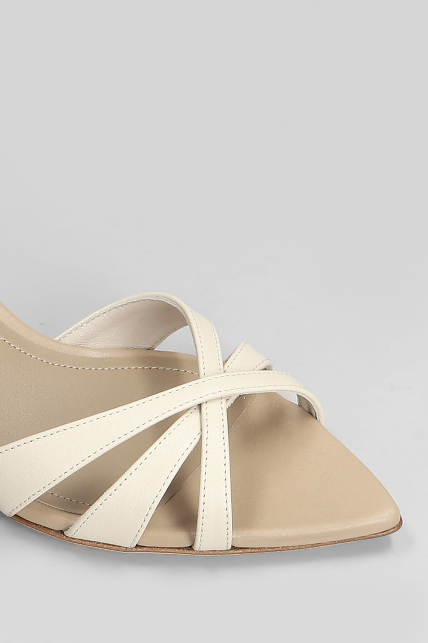 3juin Kyara 055 Sandals In Beige Leather In Beige