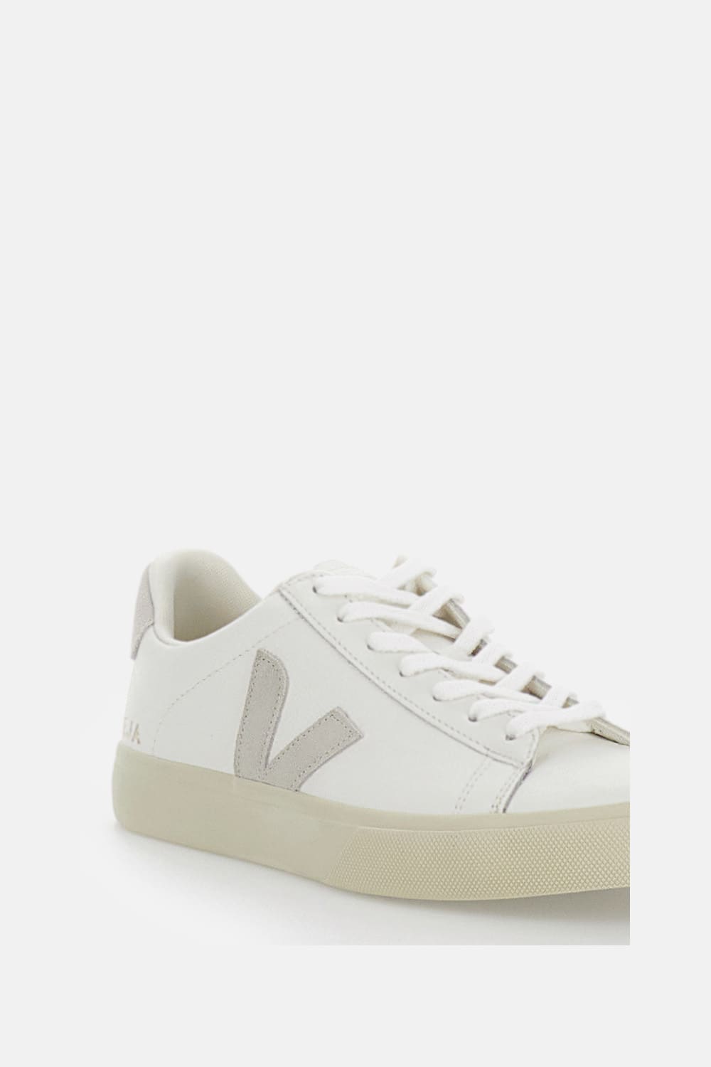 Veja White Low-top Sneakers With Logo Patch In Leather Man  In White