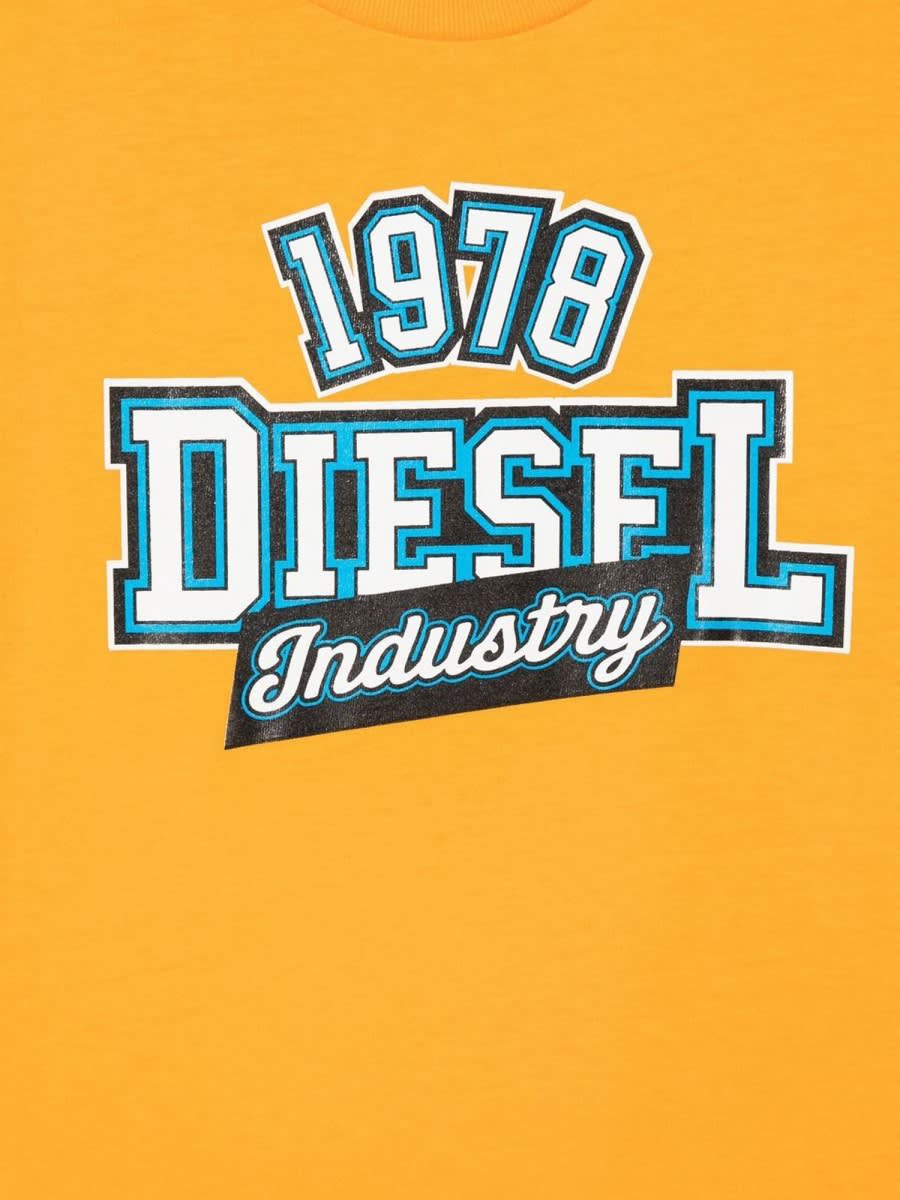 Shop Diesel T-shirt Logo In Yellow