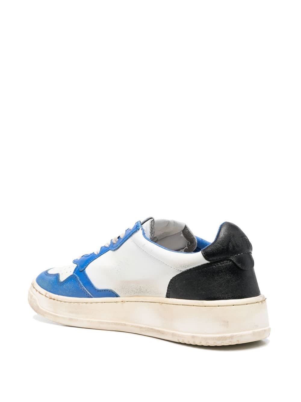 Shop Autry Super Vintage Low Sneakers In Bianco