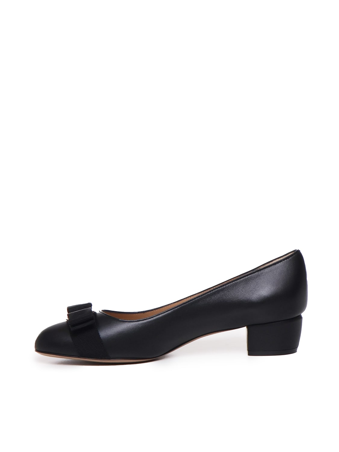 Shop Ferragamo Décolleté In Lamskin In Black