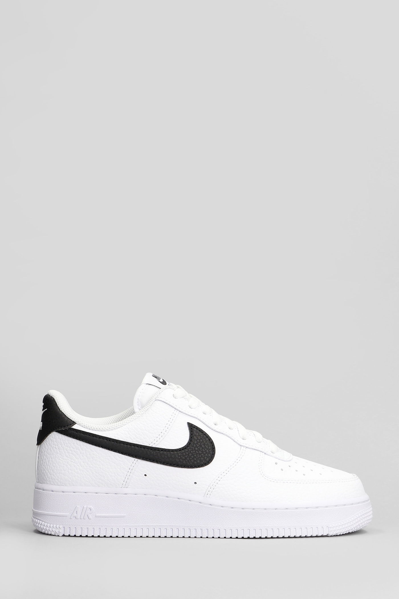 Air Force 1 07 Sneakers In White Leather