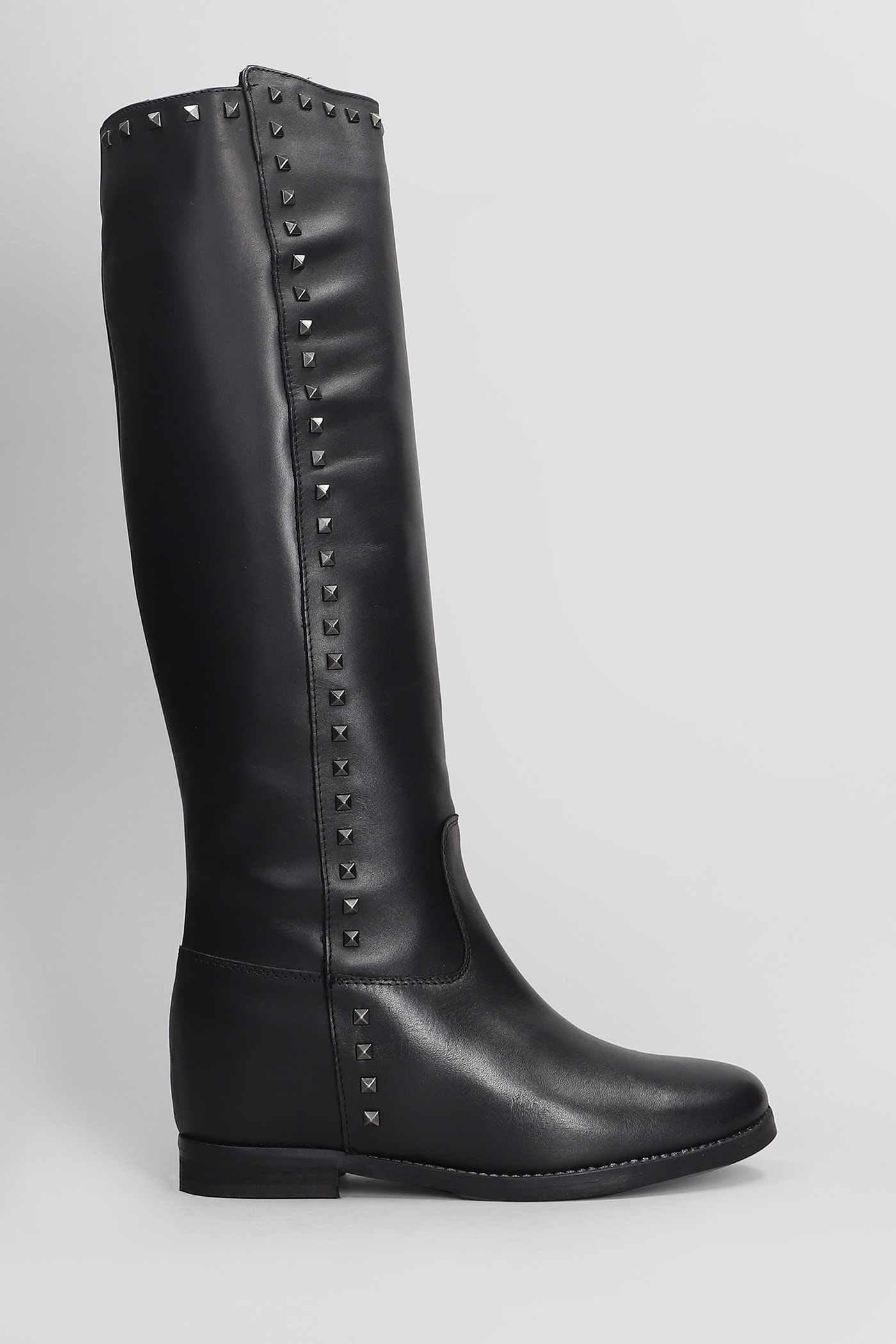 Low Heels Boots In Black Leather