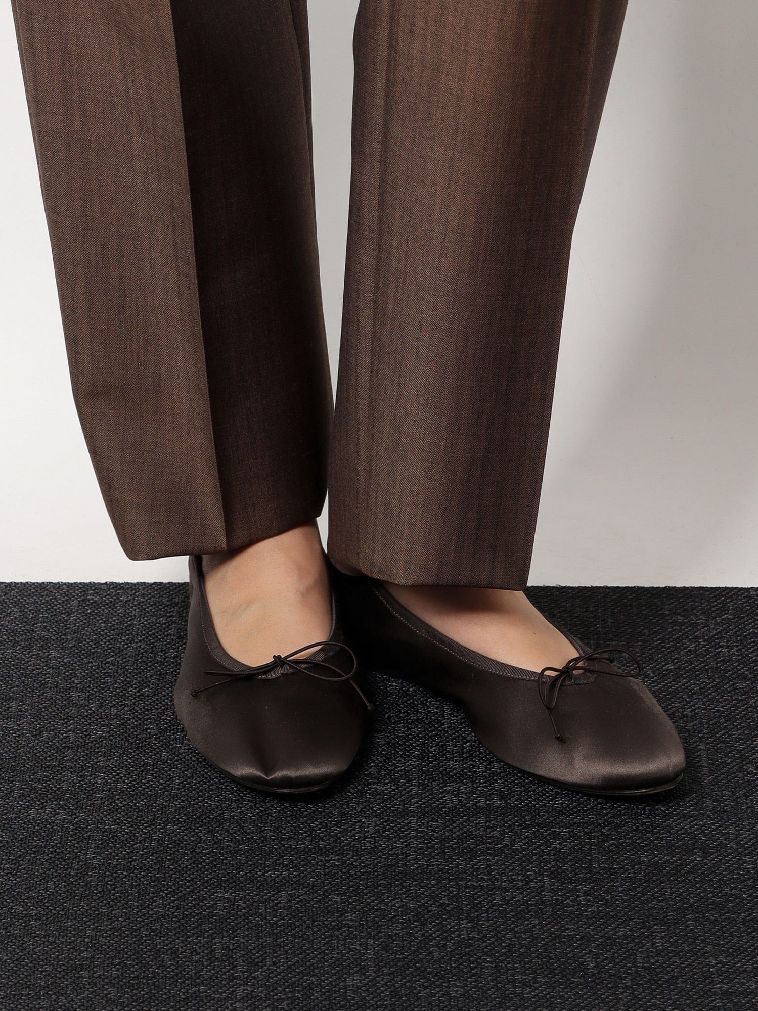 The Row Awar Leather Bow Ballerina Flats In Brown