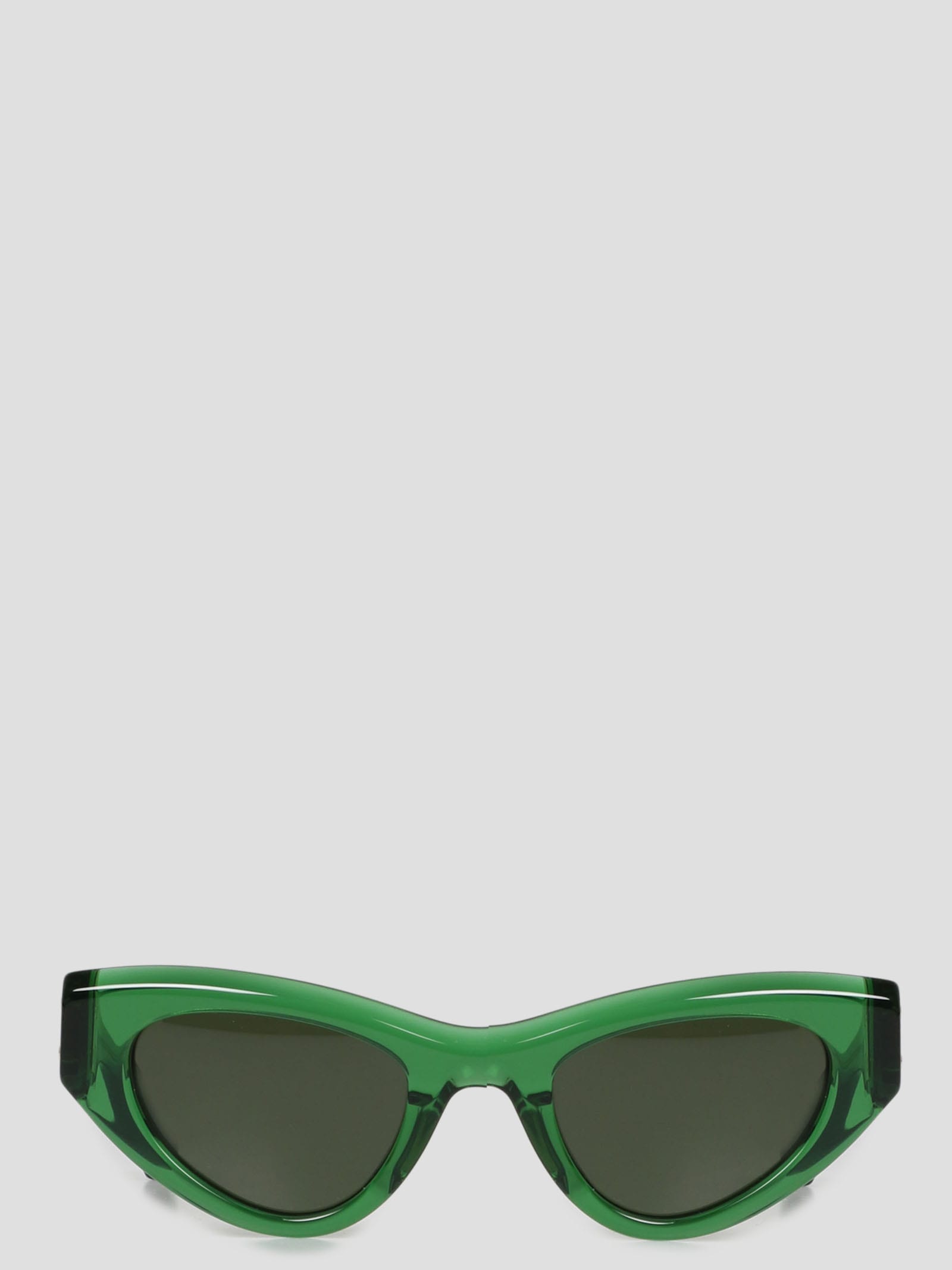 Shop Bottega Veneta Angle Sunglasses In Green