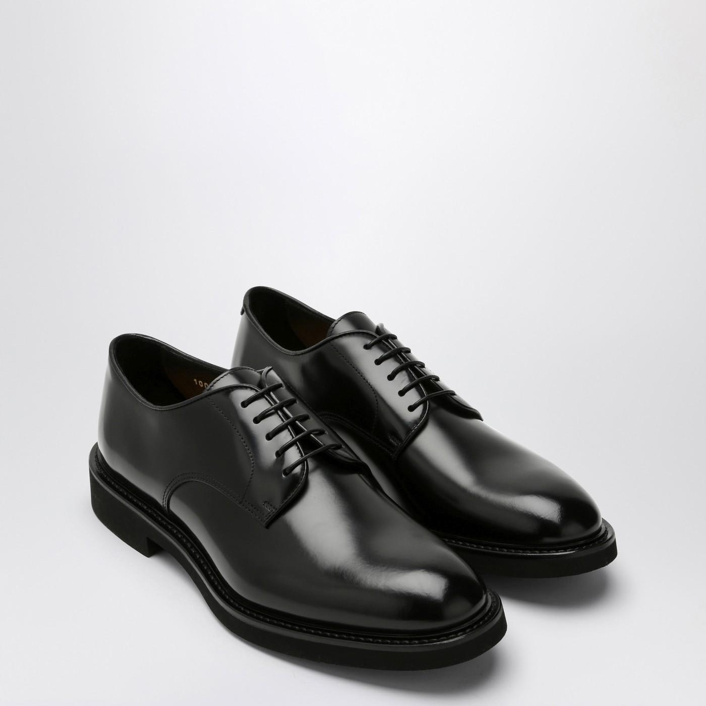 Doucal’s Low Black Leather Lace-up